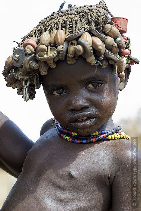 Фотография Маленькая Красотка Племени Дэсанэч Эфиопия. Фототур в Эфиопию.