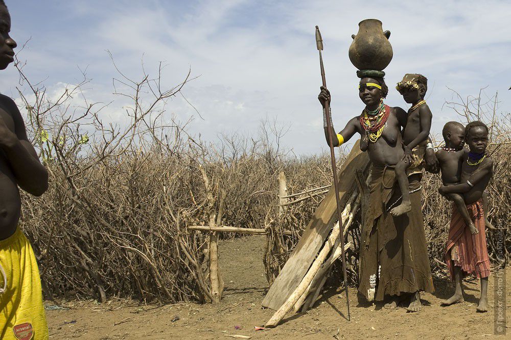 Фотография Женщина Племени Дэсанэч Эфиопия. Фототур в Эфиопию.