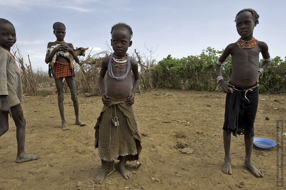 Фотография Модель. Племя Дэсанэч Эфиопия. Фототур в Эфиопию.