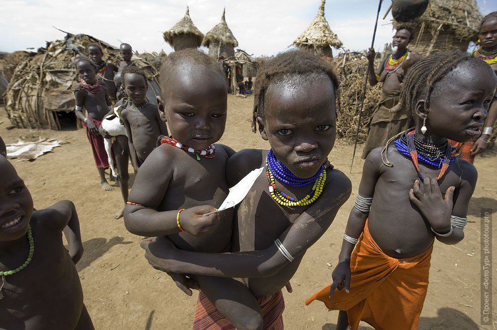 Фотография Детство. Племя Дэсанэч Эфиопия. Фототур в Эфиопию.