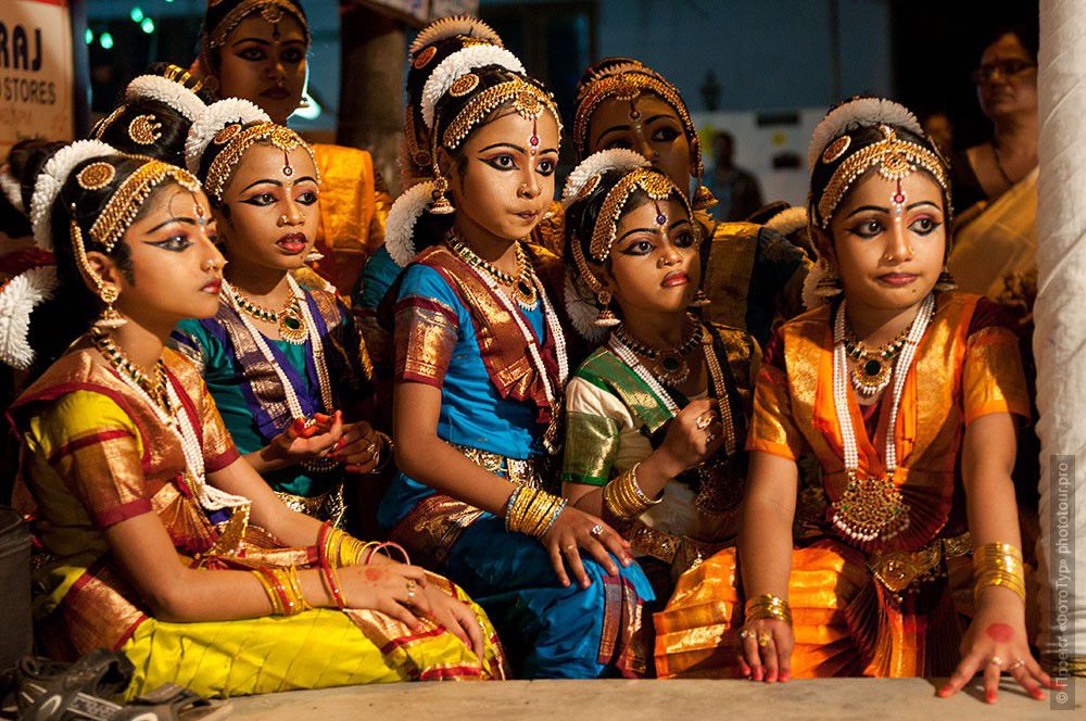 Фотография Болельщицы, Храм New Sri Kanteshvaram Temple, Шри Махашиваратри, 20.02.2012г., Тривандрум. Фототур в Кералу.