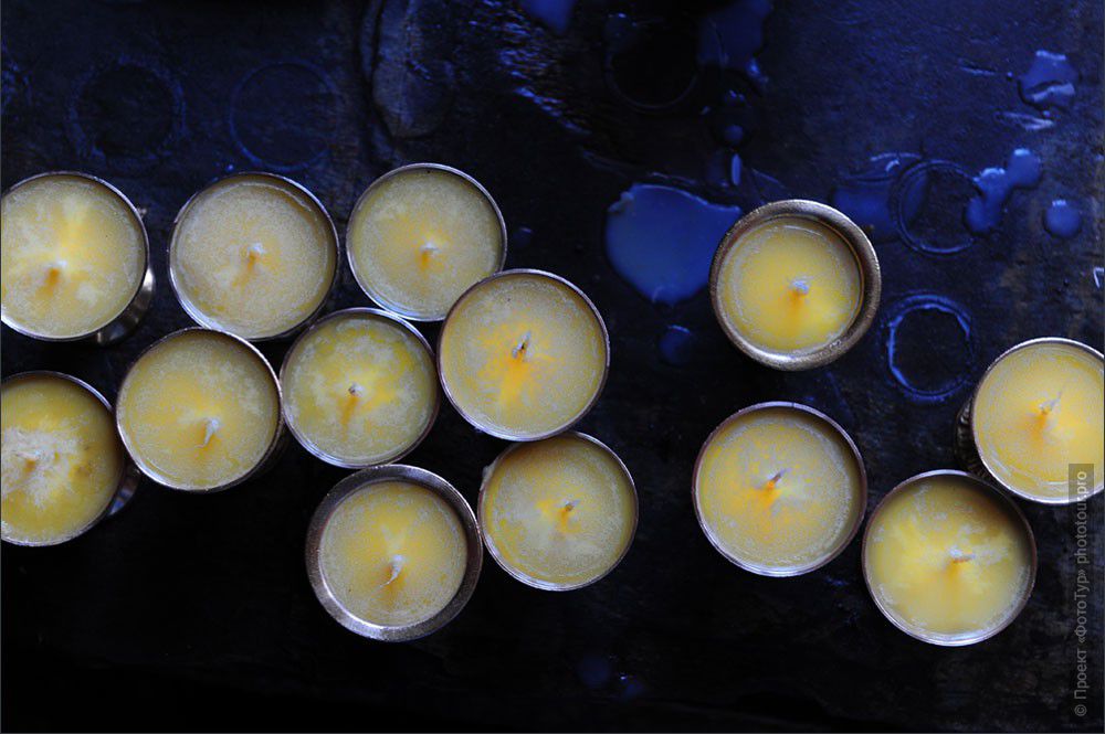 Фотография Монастырь Рангдум: маслянные лампы, фототур в Занскар, июль 2012 года.