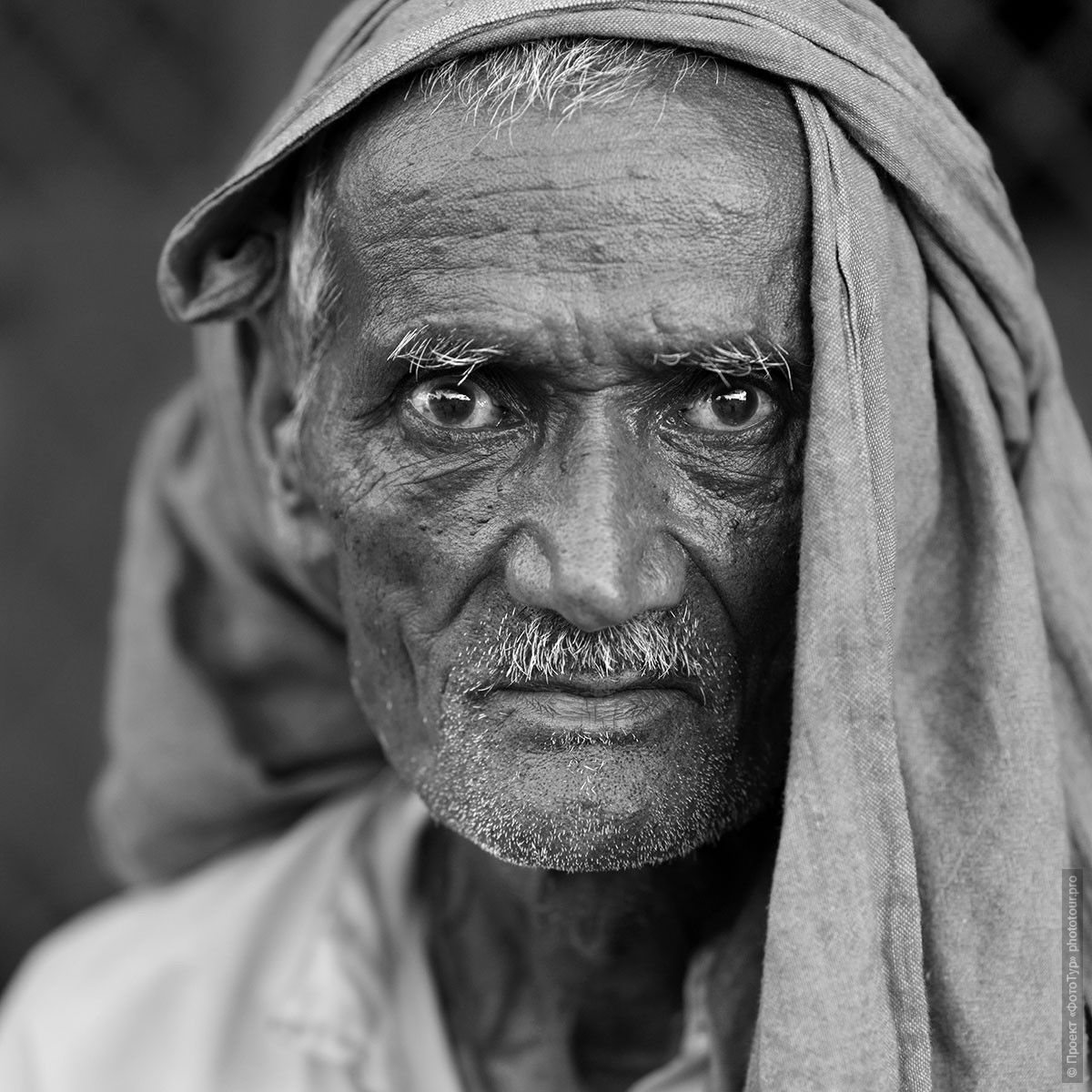 Фото Индийский дедушка из Каджурахо, Индия. Фототур по Золотому Треугольнику Индии.