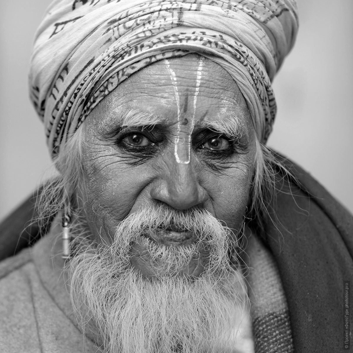 Индийский паломник, Гвалиор. Фотографии людей из Индии. Фототур на праздник Холи в Индию.