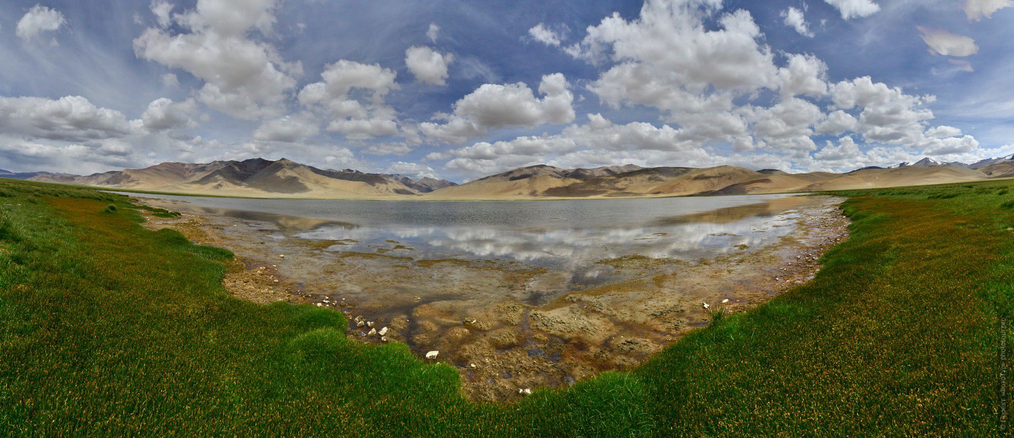 Фотография озера Tso Startspuk:Озеро Tso Startspuk, панорама, долина Рупшу, Ладакх. Фототур на озеро Tso Startspuk, июль 2014 года.