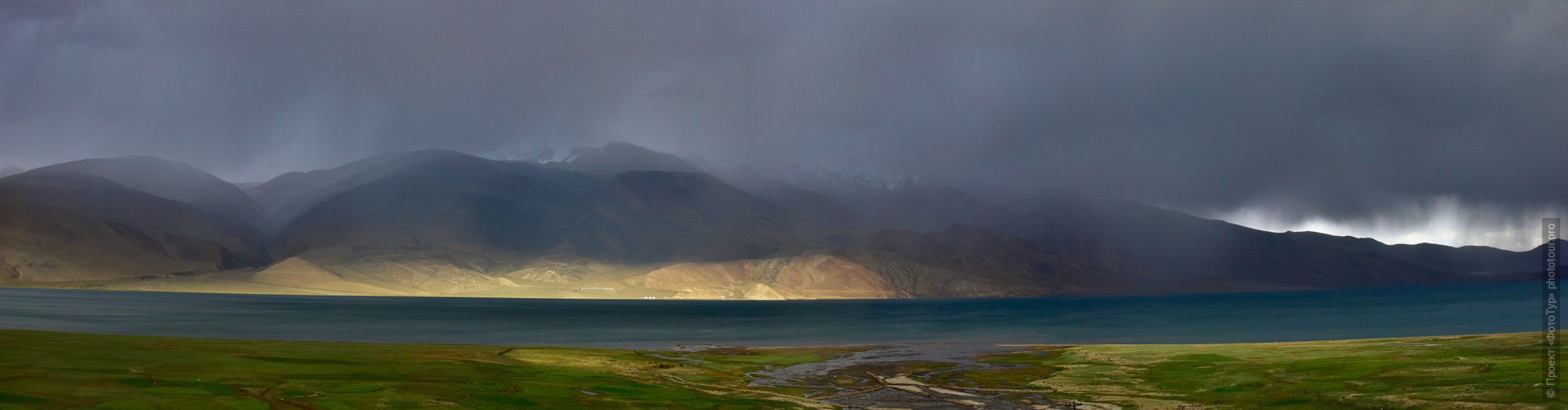 Фотография Закат на озере Цо Морири, гроза. Фототур по высокогорным озерам Тибета, Ладакх.