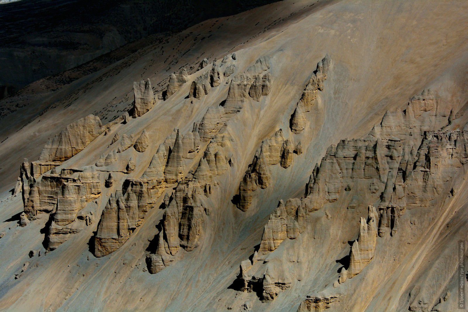 Фото Каменные Пилы, Большой Каньон, Лех-Манальское Шоссе, ТрансГималаи. Фототуры в Ладакх, Северная Индия.