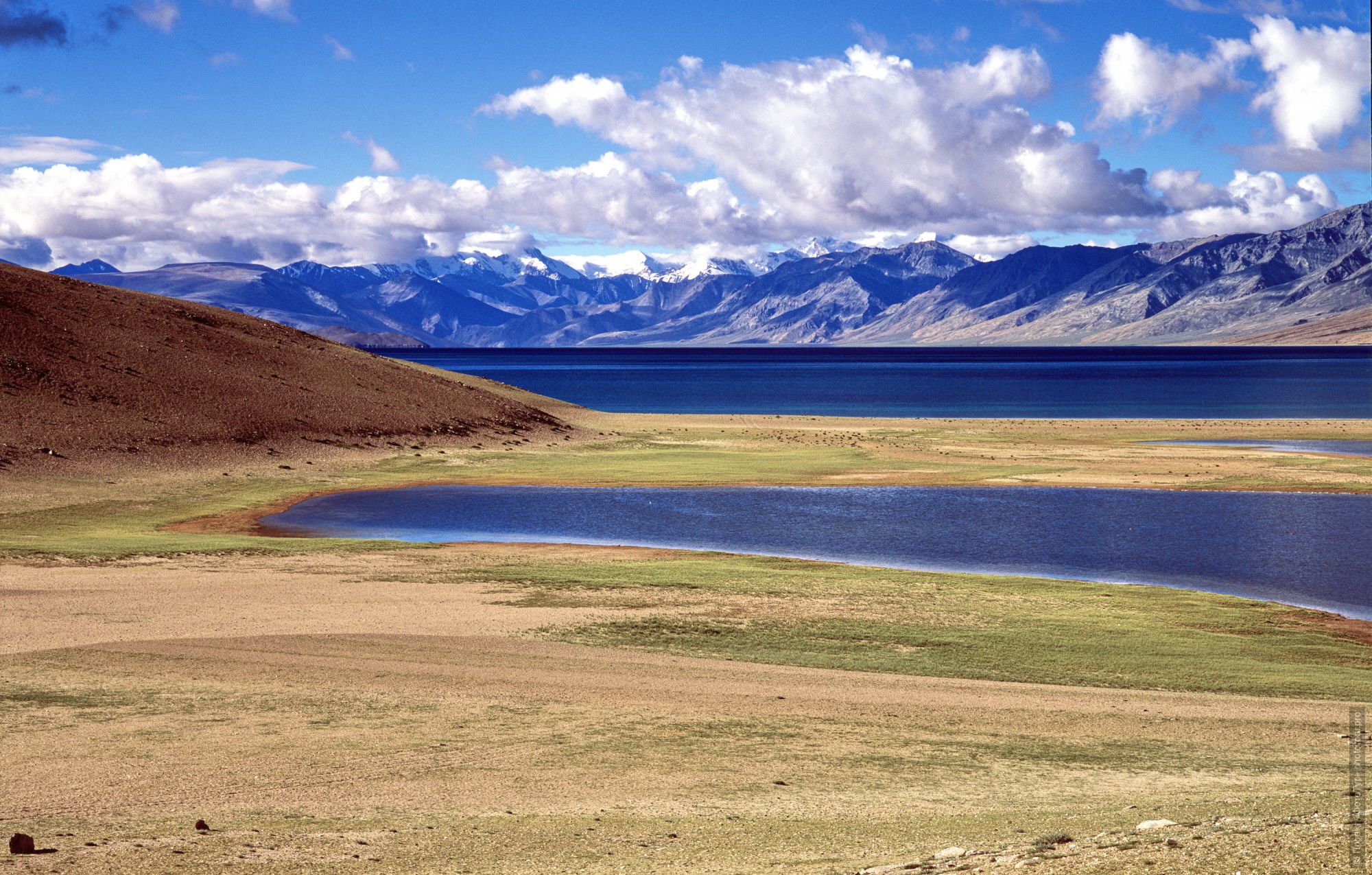 Фотография Голубые дороги Цо Морири, пленка. Бюджетный фототур по высокогорным озерам Тибета, Ладакх.