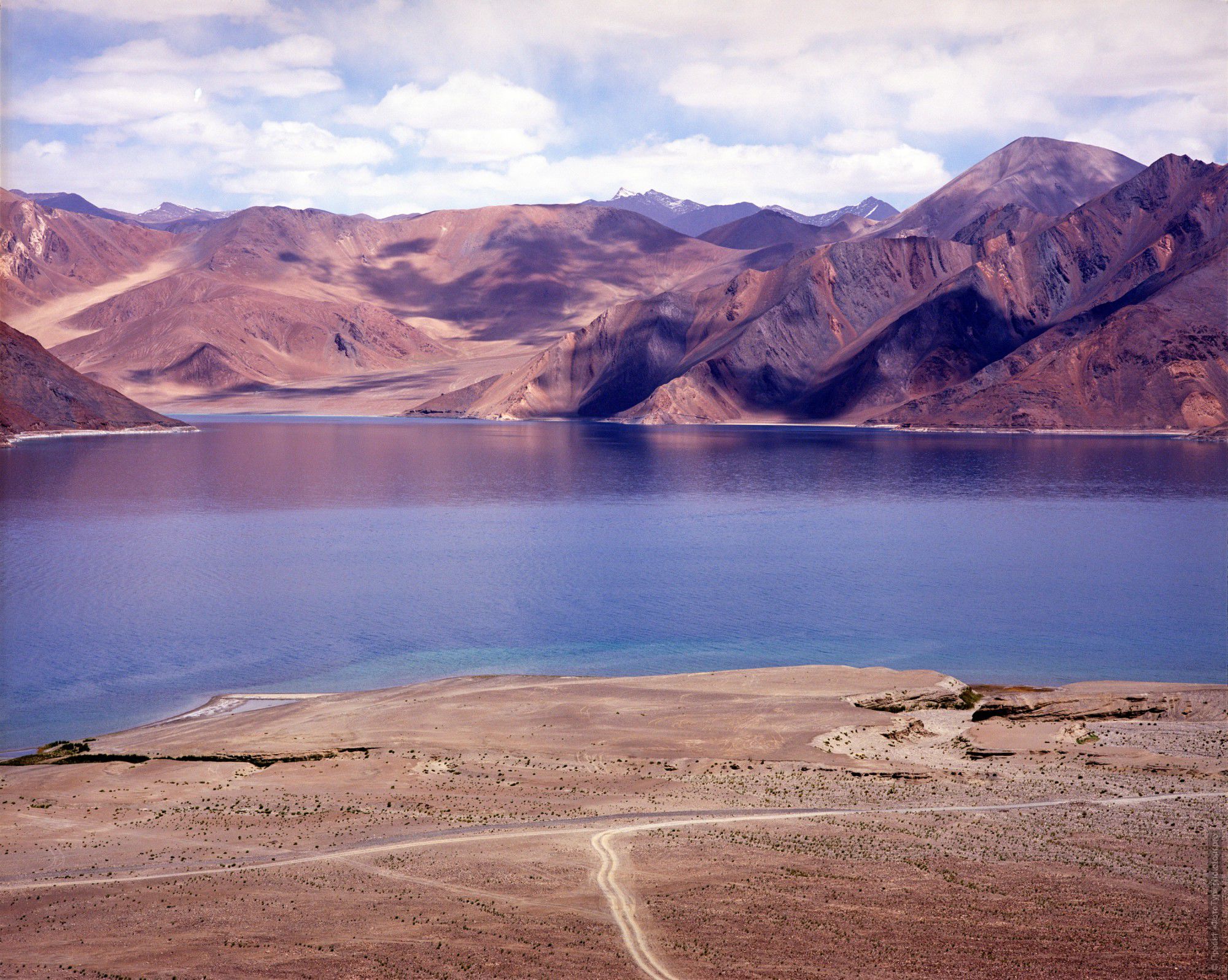 Пленочная фотография Раздолья Пангонга, пленка, фототур по высокогорным озерам Ладакха.