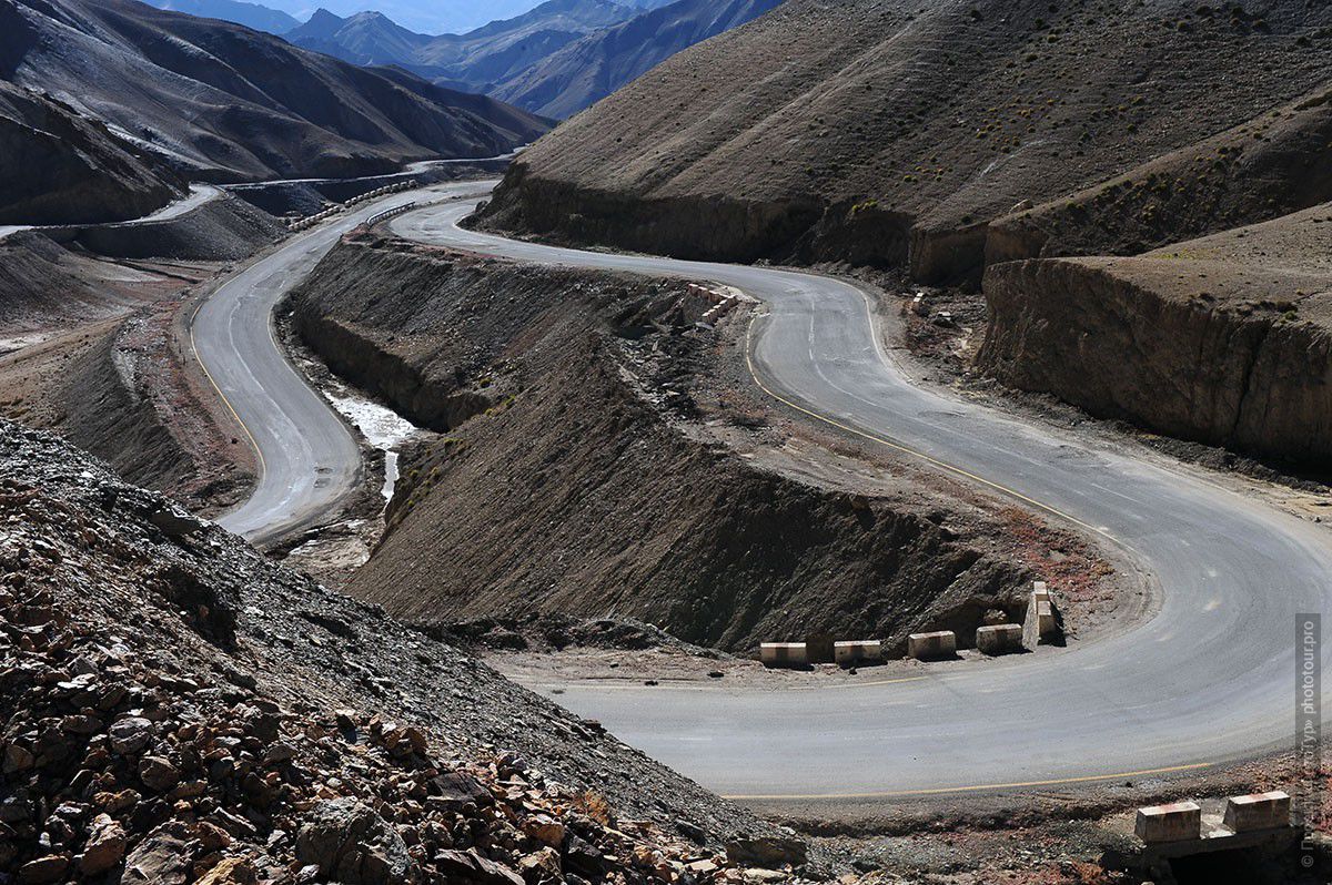 Фото извилистых дорог долины Ламаюру-2. Долина Ламаюру. Фототур в Ламаюру.