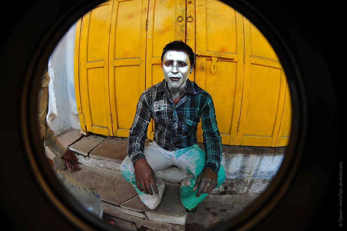 Фото Праздник Холи для одного, город Варанаси. Фототур в Индию, март 2012 года.
