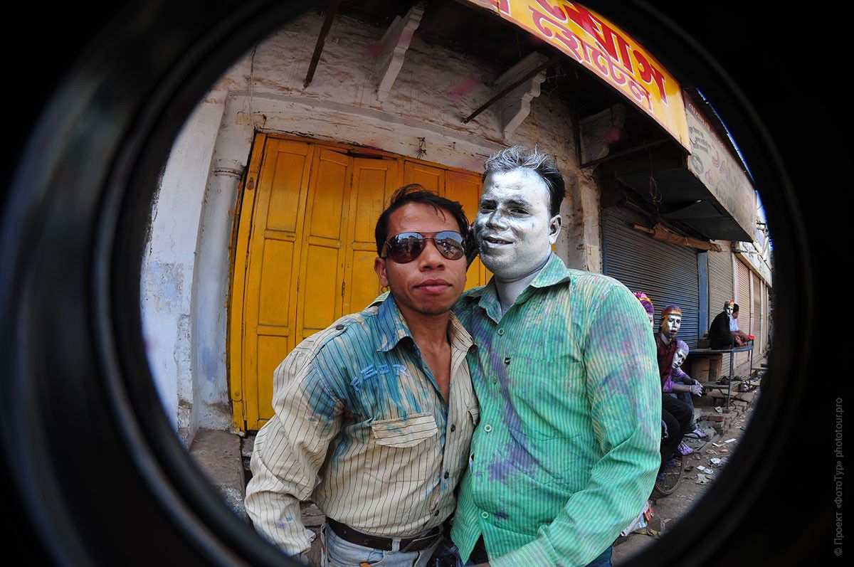 Фото Праздник Холи для двоих, город Варанаси. Фототур в Индию, март 2012 года.