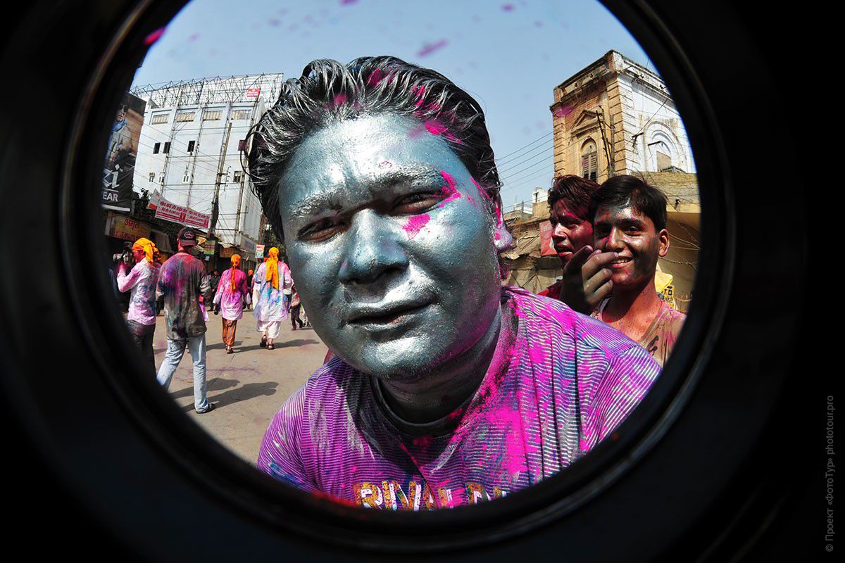 Фото Синий праздник Холи, город Варанаси. Фототур в Индию, март 2012 года.