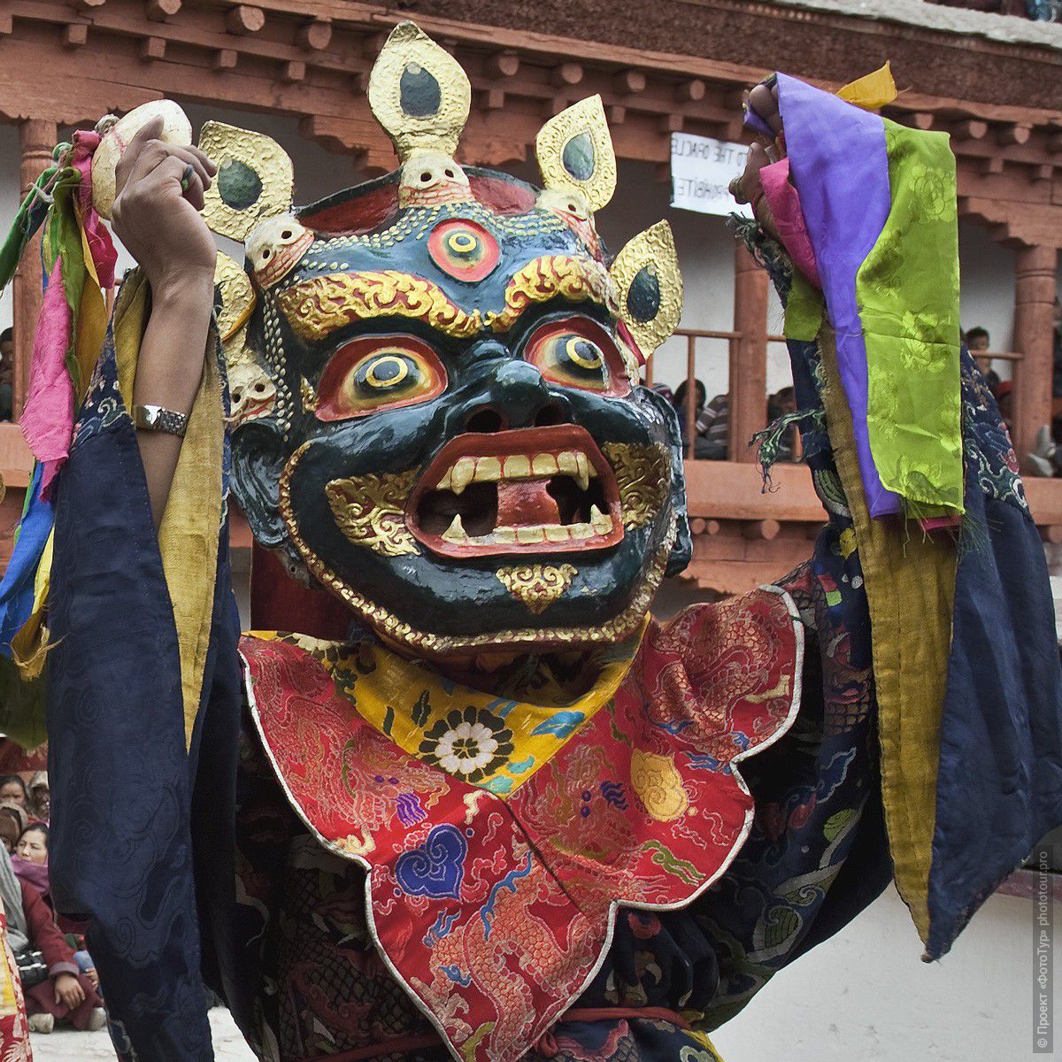 Фотография Гневного Божества на буддийском фестивале Мато Награнг, фототур в Ладакх, Тибет.