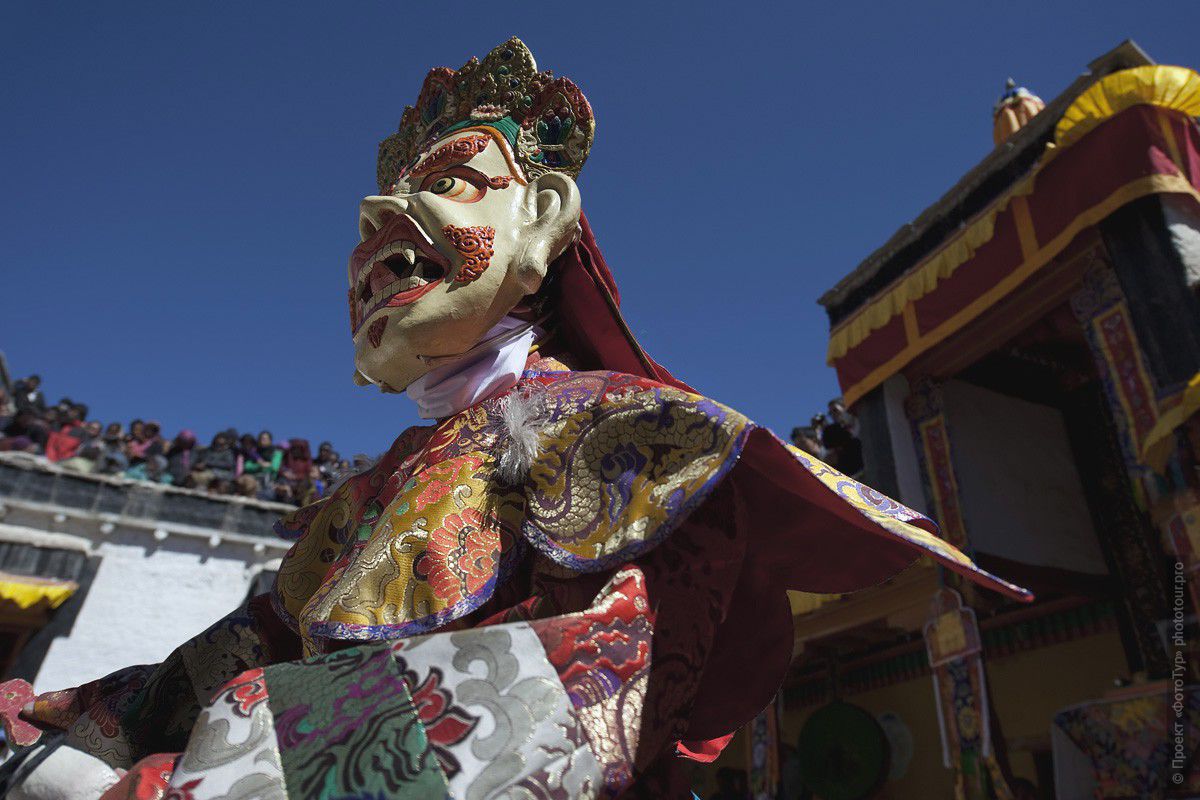 Фотография Священного Танца Масок в монастыре Сток, Ладакх, фототур в Тибет.
