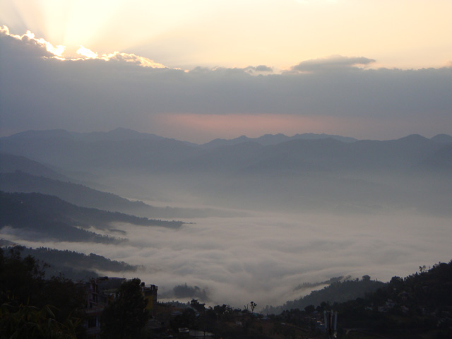 Тур в Непал: рассвет над Белым Озером.