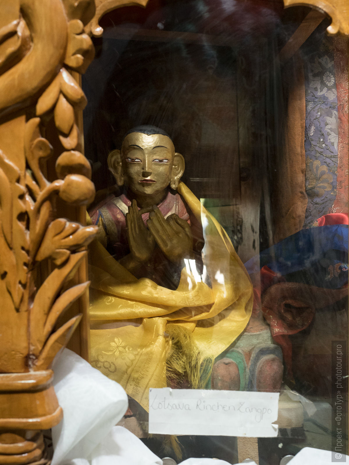 Скульптура Ринчена Зангпо в буддийском монастыре Алчи Гонпа, Ладакх.