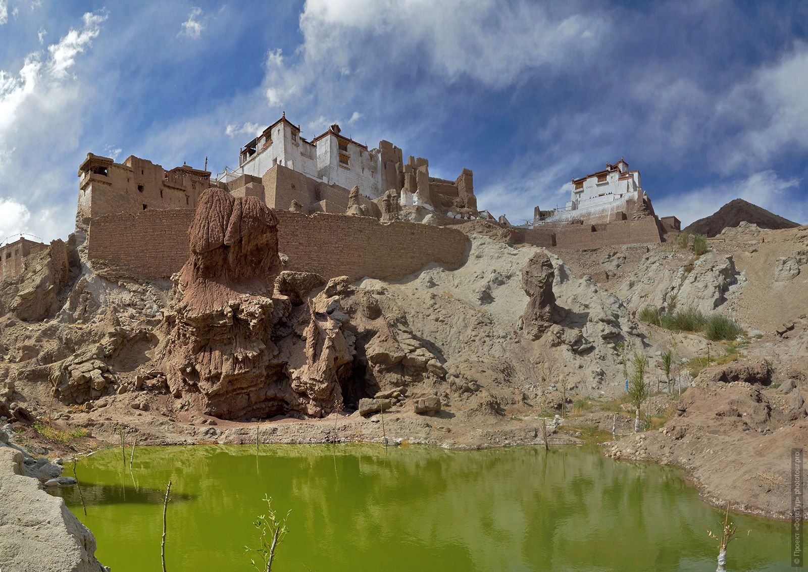 The Basco Monastery. Tour for artists in Tibet: Watercolor-1: Watercolor painting in Ladakh with Pavel Pugachev, 04.08. - 13.08. 2019.