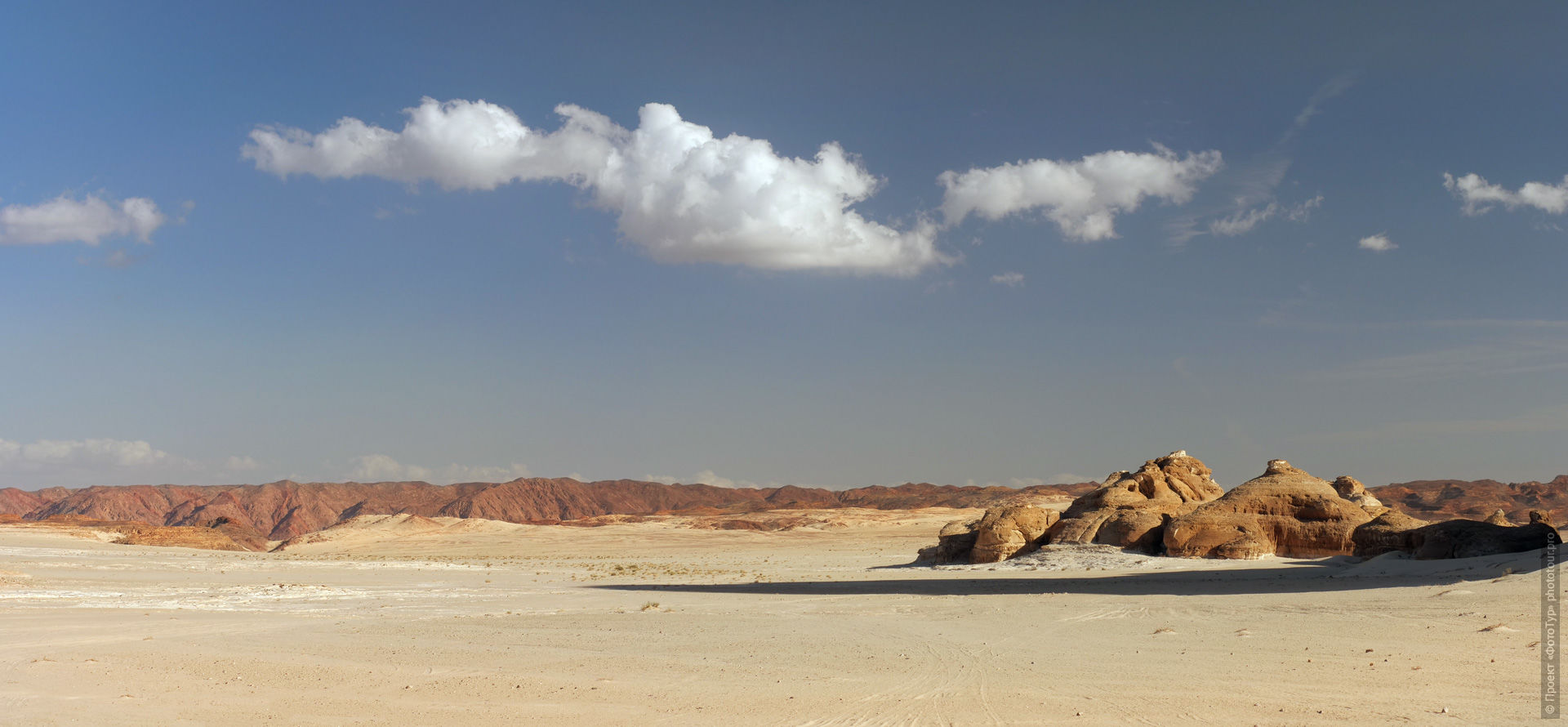 Пустыня Синая вблизи Дахаба, Египет.