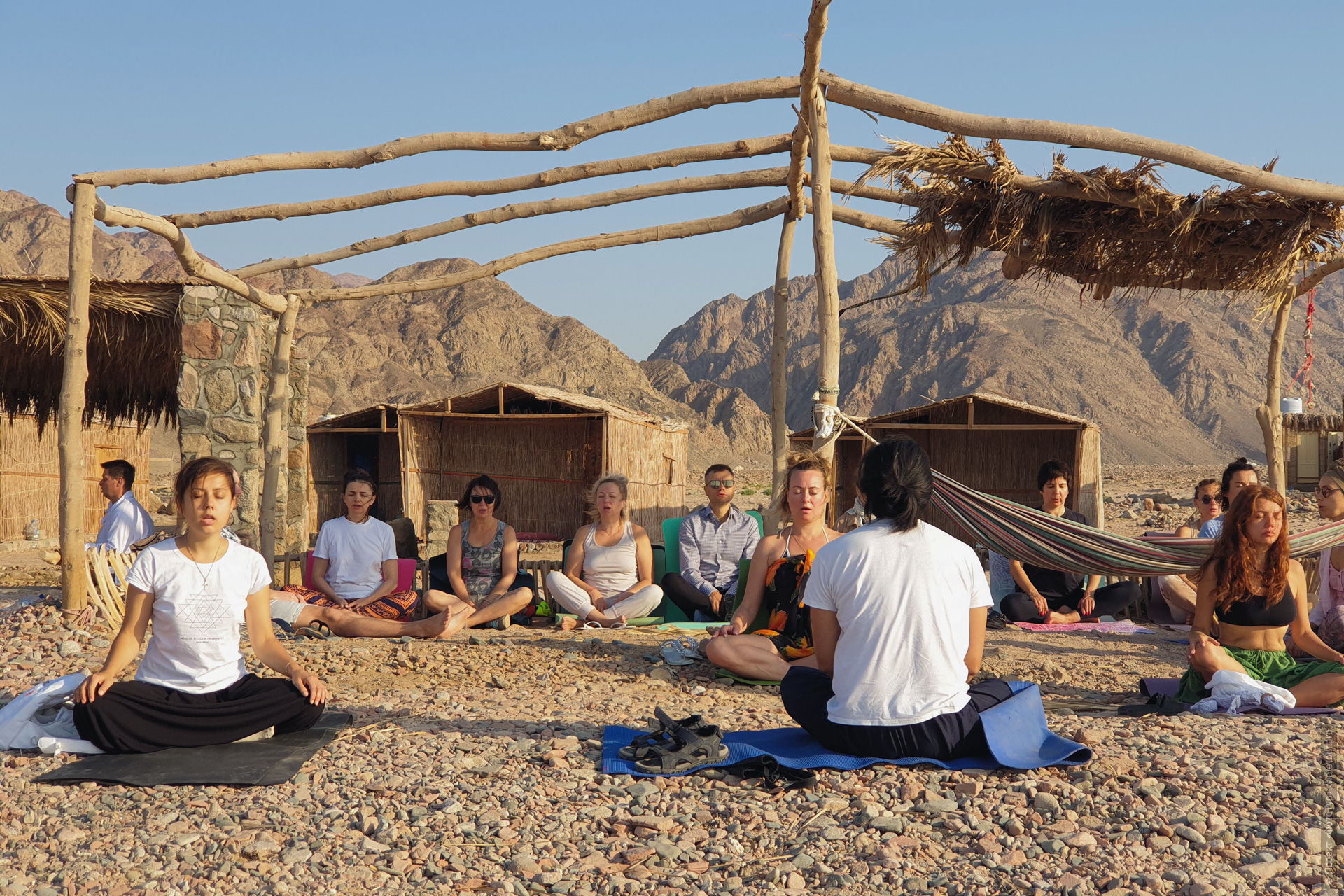 Медитация в Рас Абу Галуме, йога тур Студии Медитации Яна Тиана в Дахабе, сентябрь 2021 года.