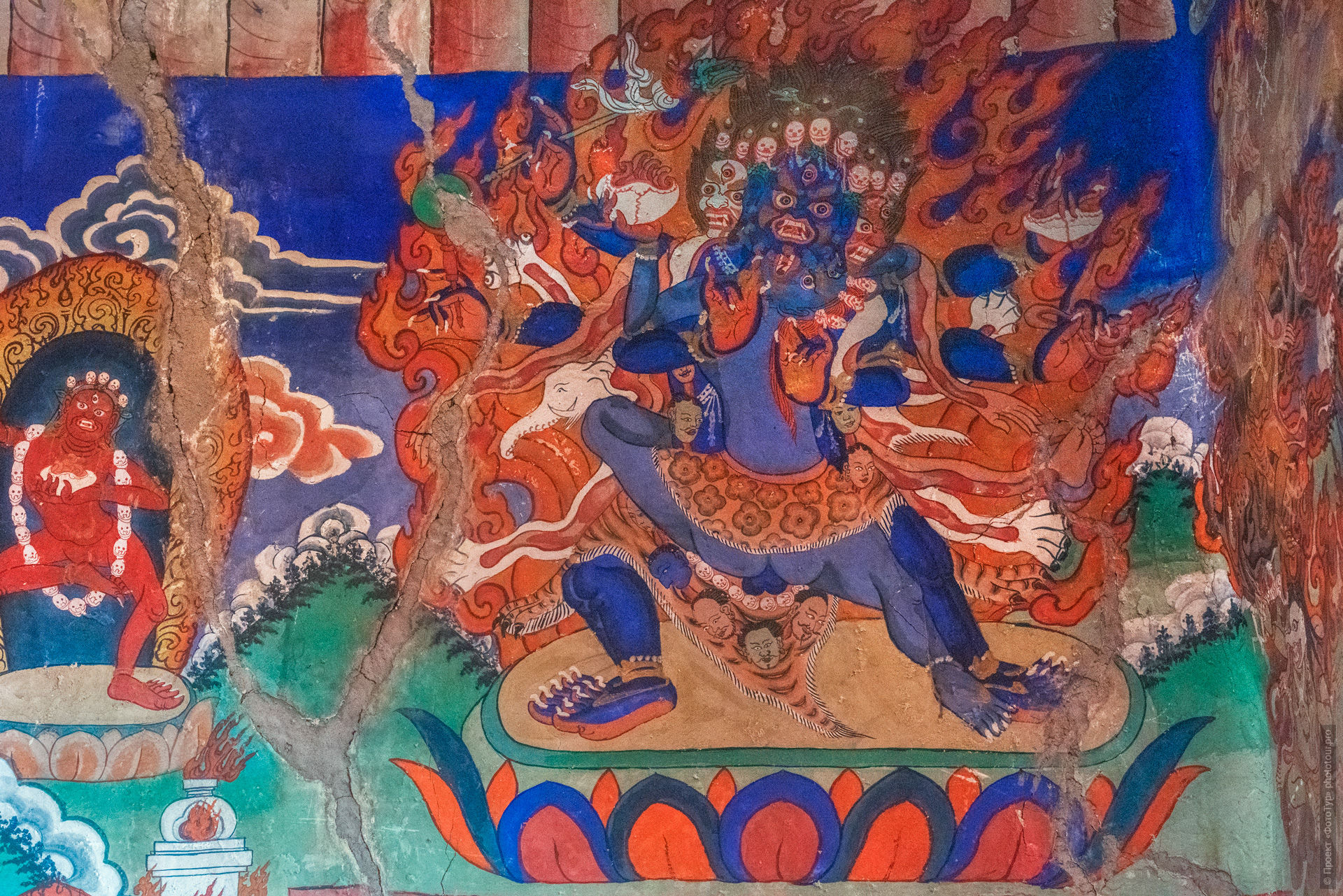 Росписи стен. Буддийский монастырь Туктук (Дакток) Гонпа, Ладакх, Северная Индия.