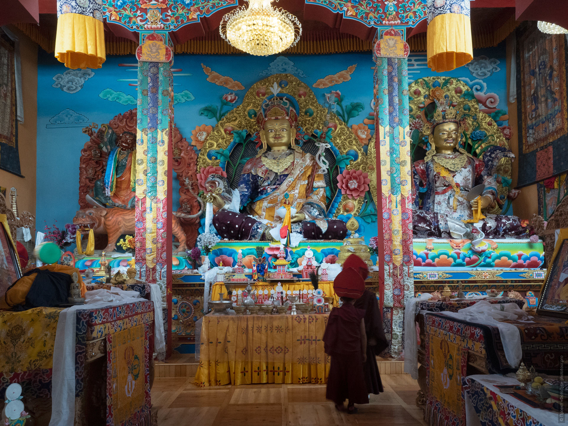 Главный зал Дак Ток Гонпы. Буддийский монастырь Туктук (Дакток) Гонпа, Ладакх, Северная Индия.