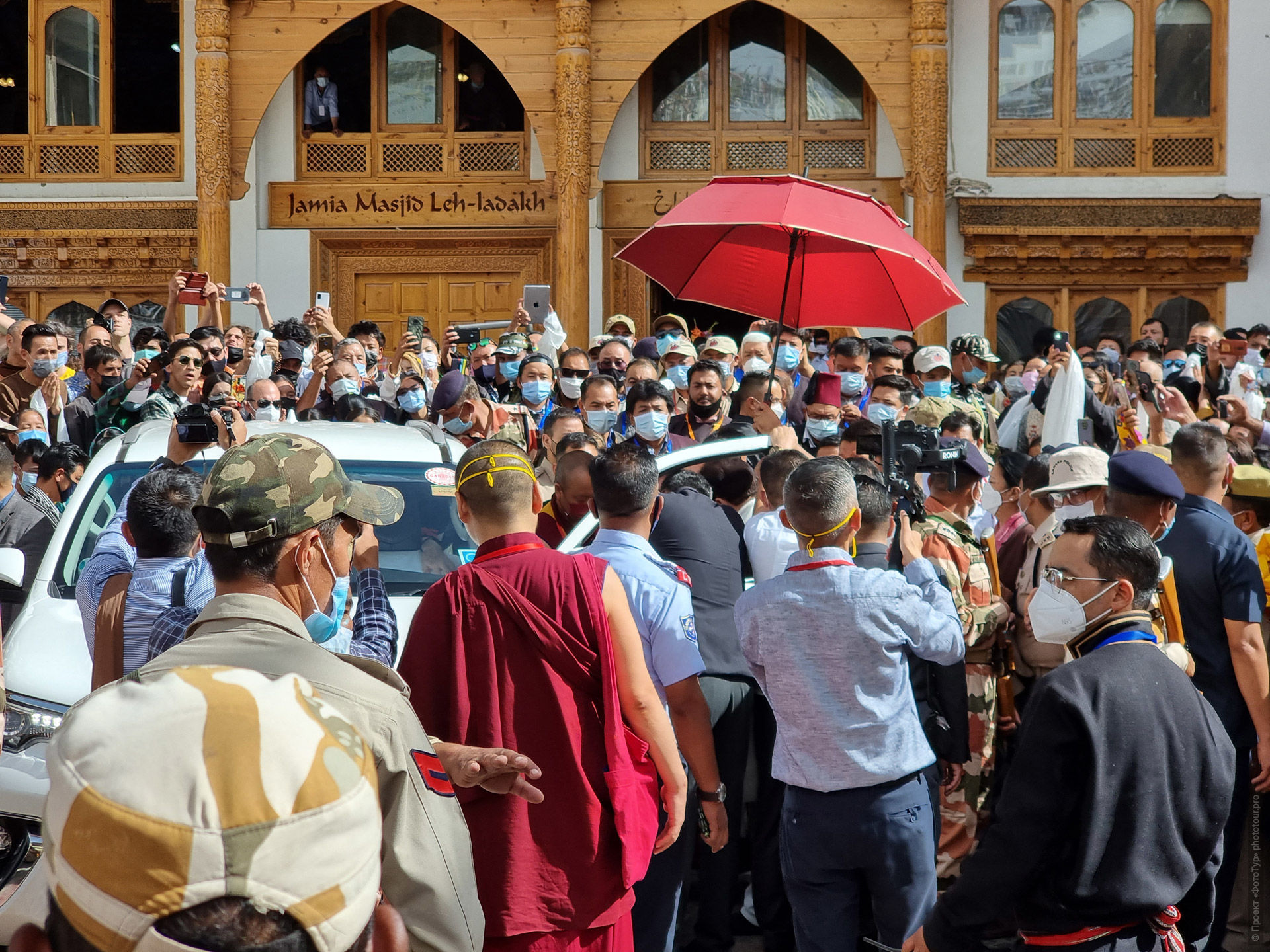 Его Святейшество Далай Лама посещает мечеть суннитов в Лехк, июль 2022 года.