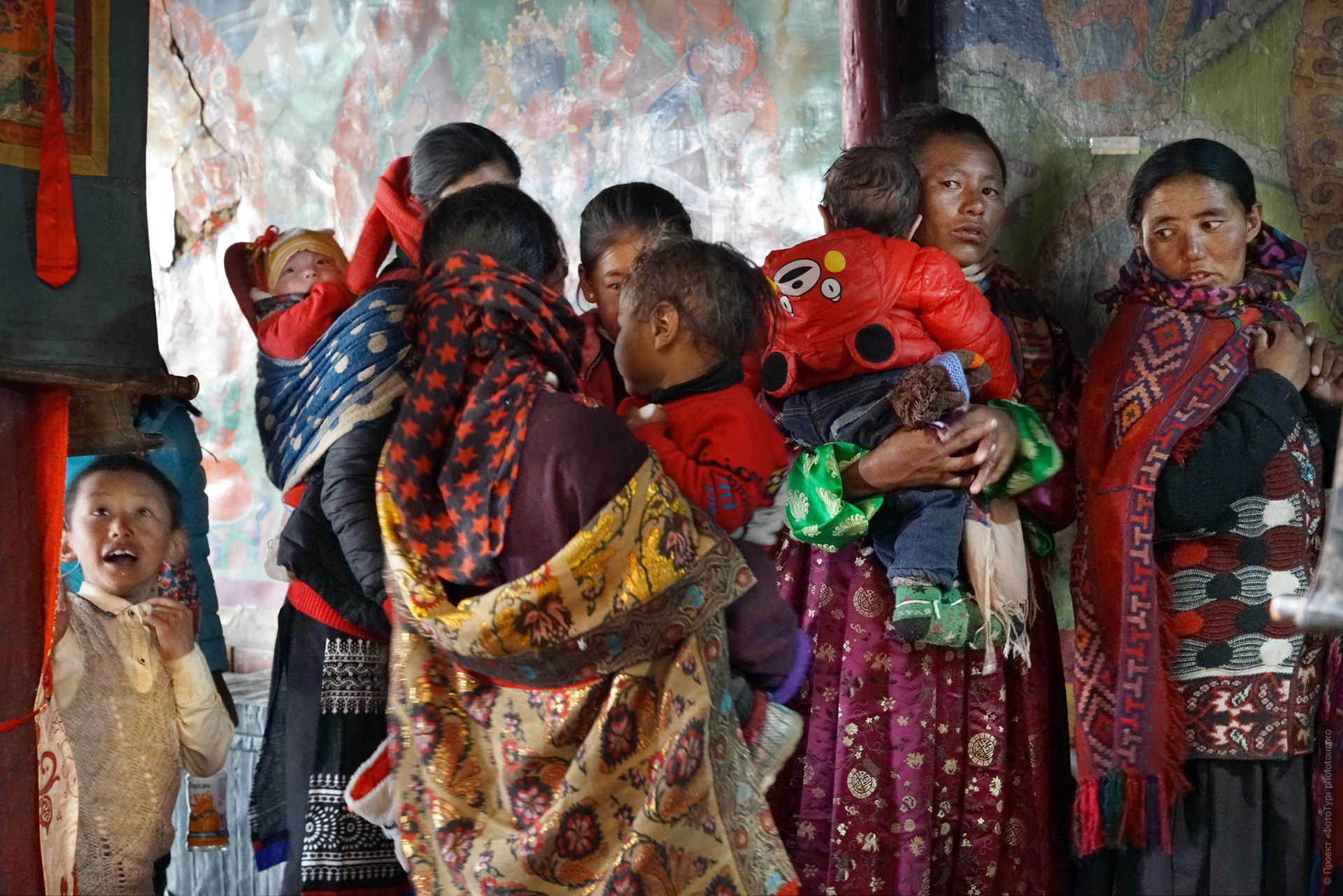 Кочевники Чонг Па в буддийском монастыре Карзок Гонпа, озеро Тсо Морири, Ладакх.