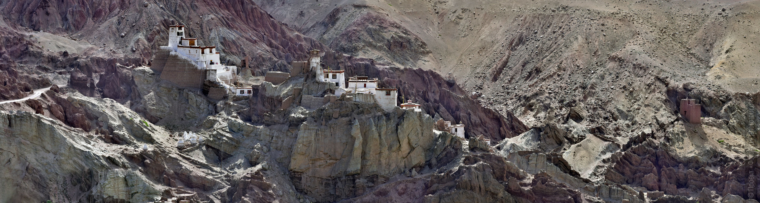 Buddhist monastery Basgo Gonpa. Budget photo tour Legends of Tibet: Zanskar, September 15 - September 26, 2021.