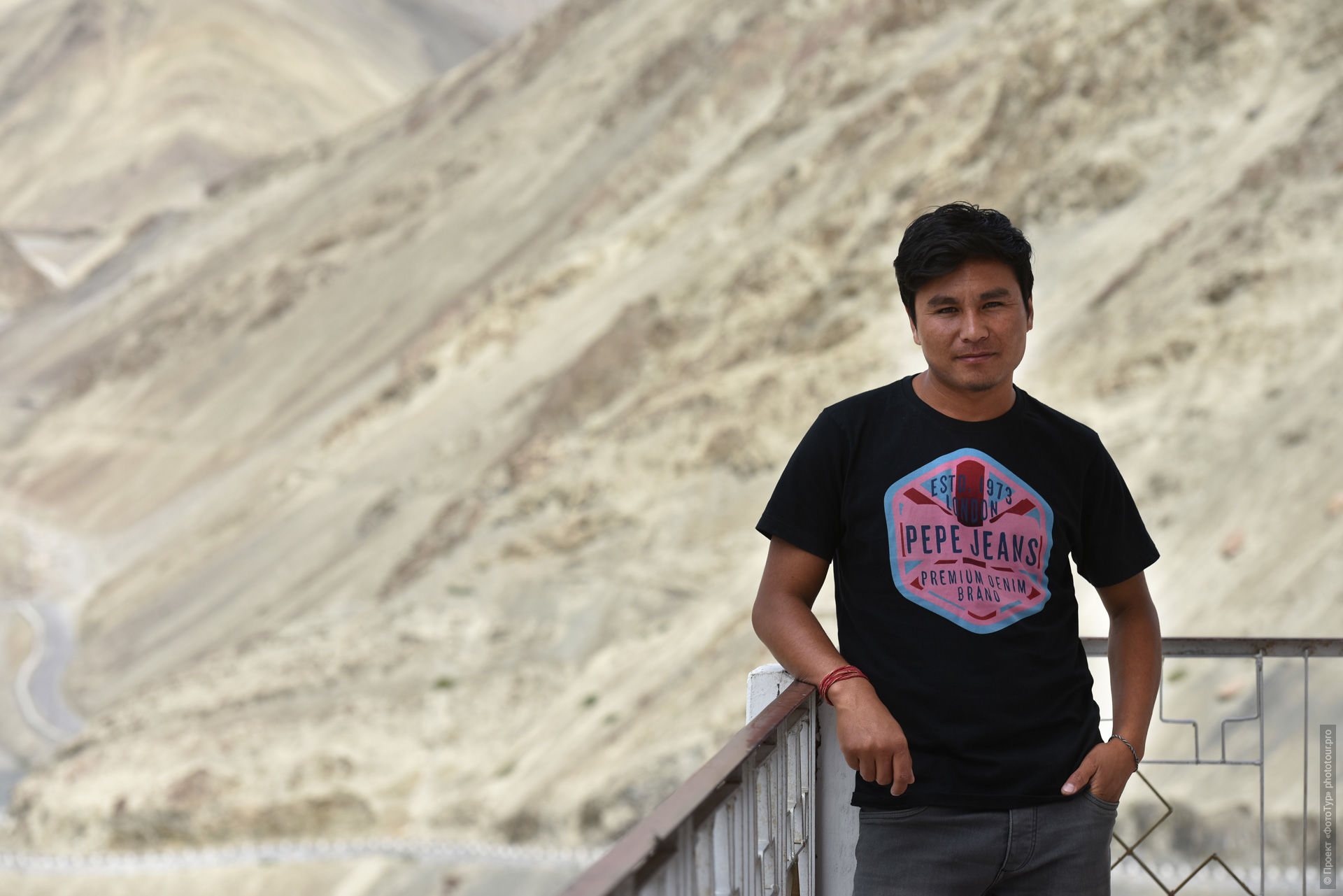 Отзер Ринчен - глава команды англоязычных гидов Проекта Фототур и ведущий тура Тибет Озерный Рекламный-2022.