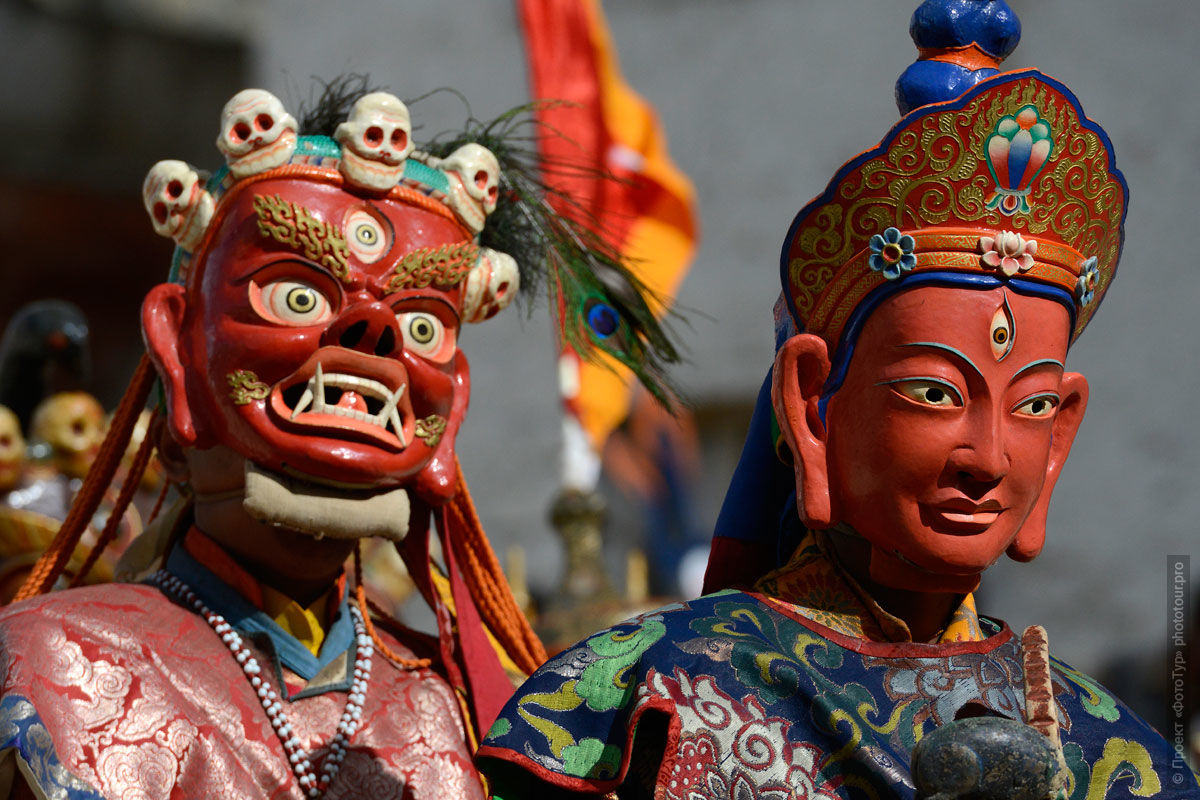 Маски Танца Цам в буддийском монастыре Ламаюру, Бон. Паломнические туры в Ладакх.