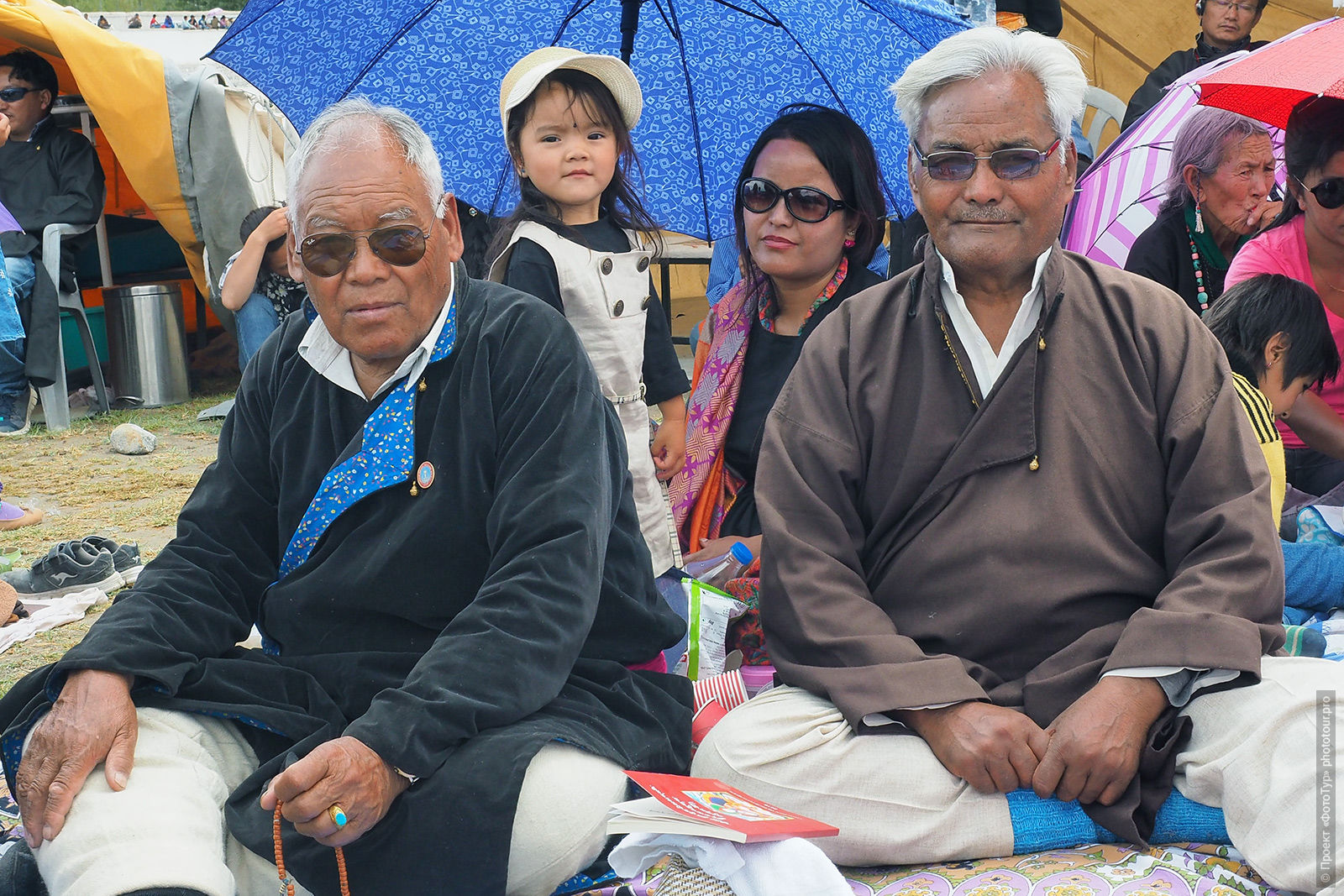 Наша ладакхская семья на Учениях Его Святейшества Далай Ламы в Чокламсаре, август 2016 года.