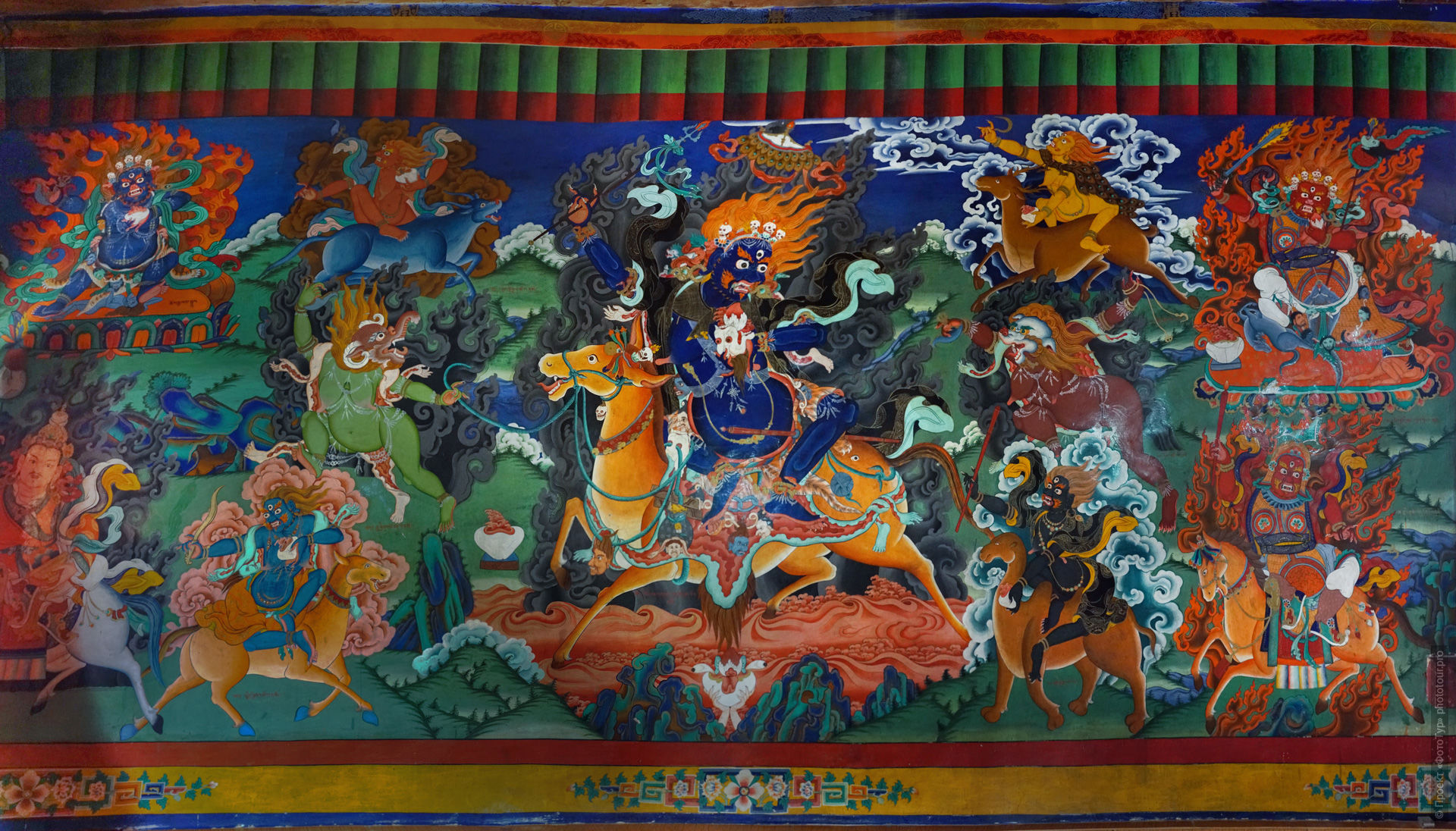 Фреска Палден Лхамо в буддийском монастыре Ликир Гонпа, Ладакх, Северная Индия.