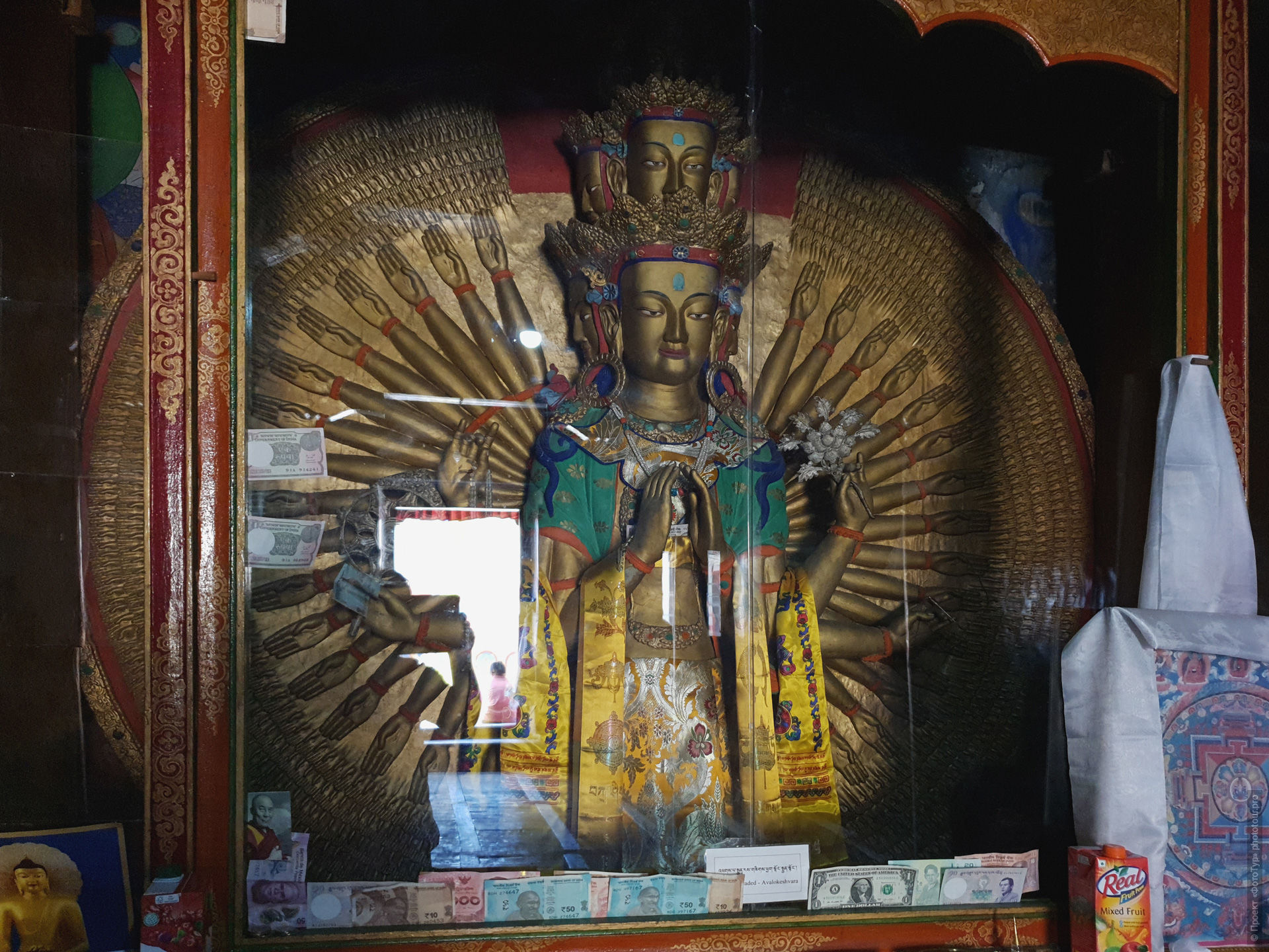 Авалокитешвара, буддийский монастырь Ликир Гонпа, Ладакх, Гималаи, Северная Индия.