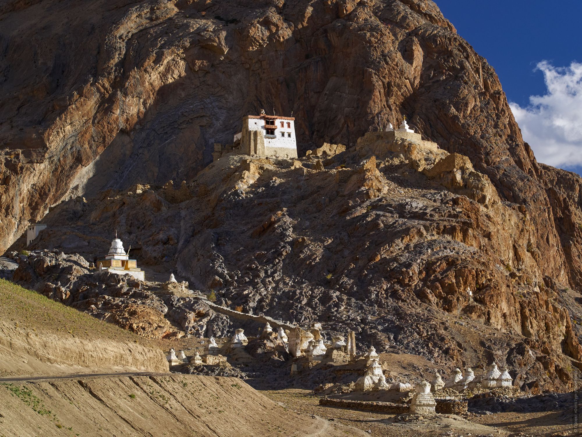 Buddhist monastery and palace of Zangla Gongpa. Budget photo tour Legends of Tibet: Zanskar, September 15 - September 26, 2021.