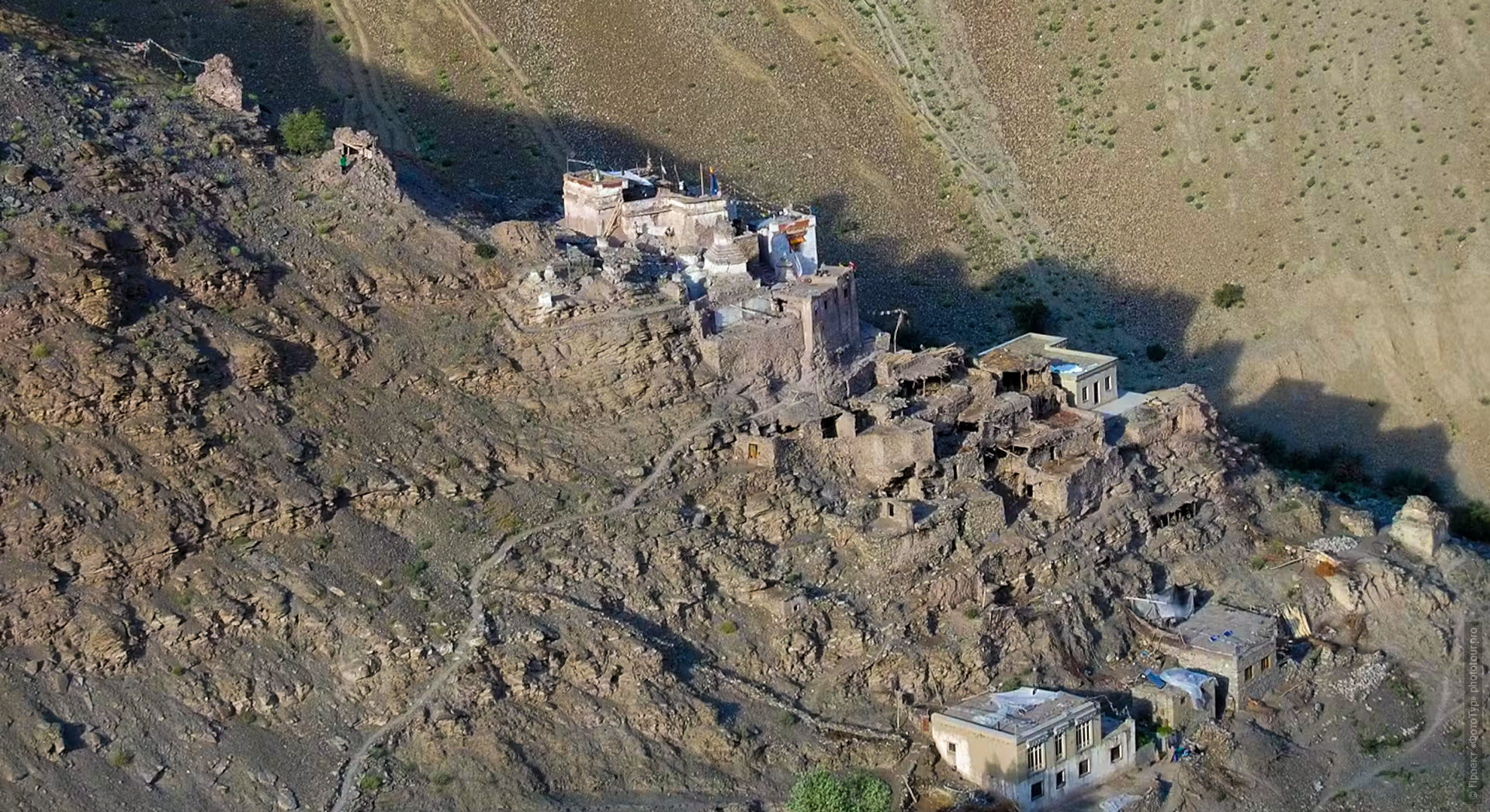 Sumda Chun interior, Sumda Chun apse, Sumda Chun Mahavairocana statue, Vajradhatu mandala Sumda Chun, 37 deities Sumda Chun, Sumda Chun stucco sculptures, Sumda Chun wall paintings, Western Himalayan Buddhist murals, Ladakh ancient temple interior, Alchi group sculpture, Sumda Chun four-faced Mahavairocana, Himalayan clay sculpture, Sumda Chun monastery apse details