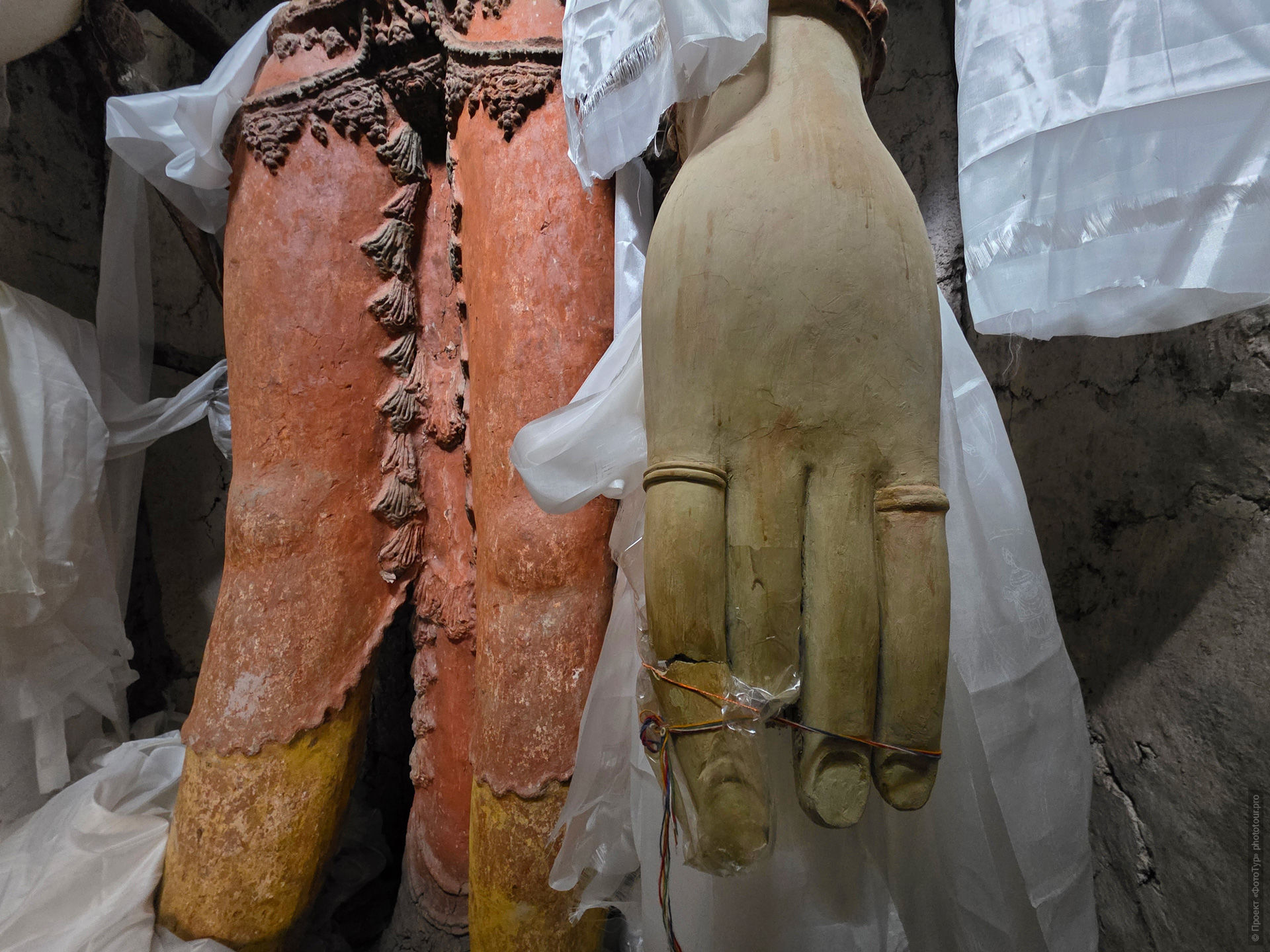 Sumda Chun interior, Sumda Chun apse, Sumda Chun Mahavairocana statue, Vajradhatu mandala Sumda Chun, 37 deities Sumda Chun, Sumda Chun stucco sculptures, Sumda Chun wall paintings, Western Himalayan Buddhist murals, Ladakh ancient temple interior, Alchi group sculpture, Sumda Chun four-faced Mahavairocana, Himalayan clay sculpture, Sumda Chun monastery apse details