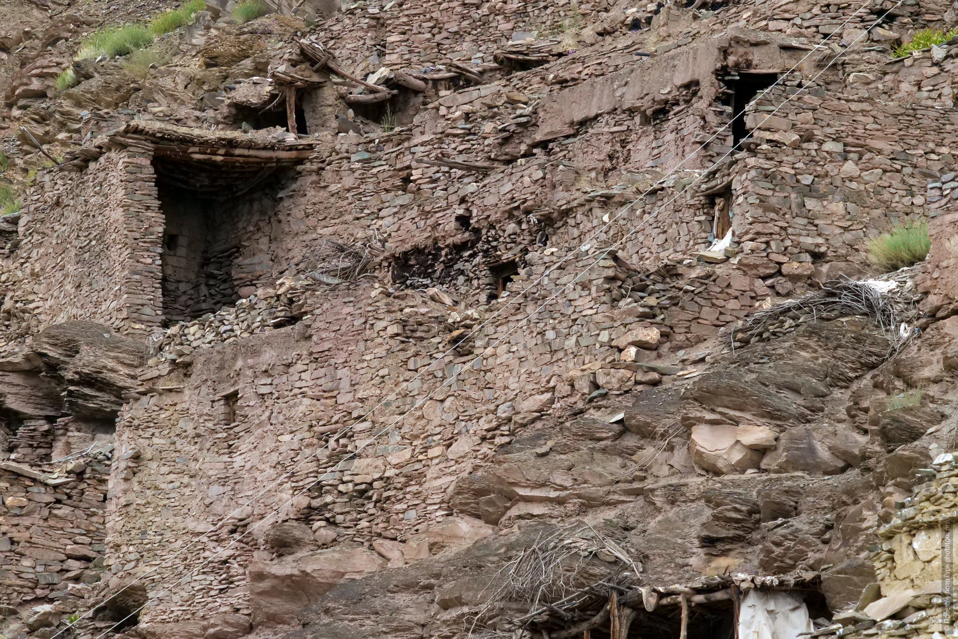 Sumda Chun interior, Sumda Chun apse, Sumda Chun Mahavairocana statue, Vajradhatu mandala Sumda Chun, 37 deities Sumda Chun, Sumda Chun stucco sculptures, Sumda Chun wall paintings, Western Himalayan Buddhist murals, Ladakh ancient temple interior, Alchi group sculpture, Sumda Chun four-faced Mahavairocana, Himalayan clay sculpture, Sumda Chun monastery apse details