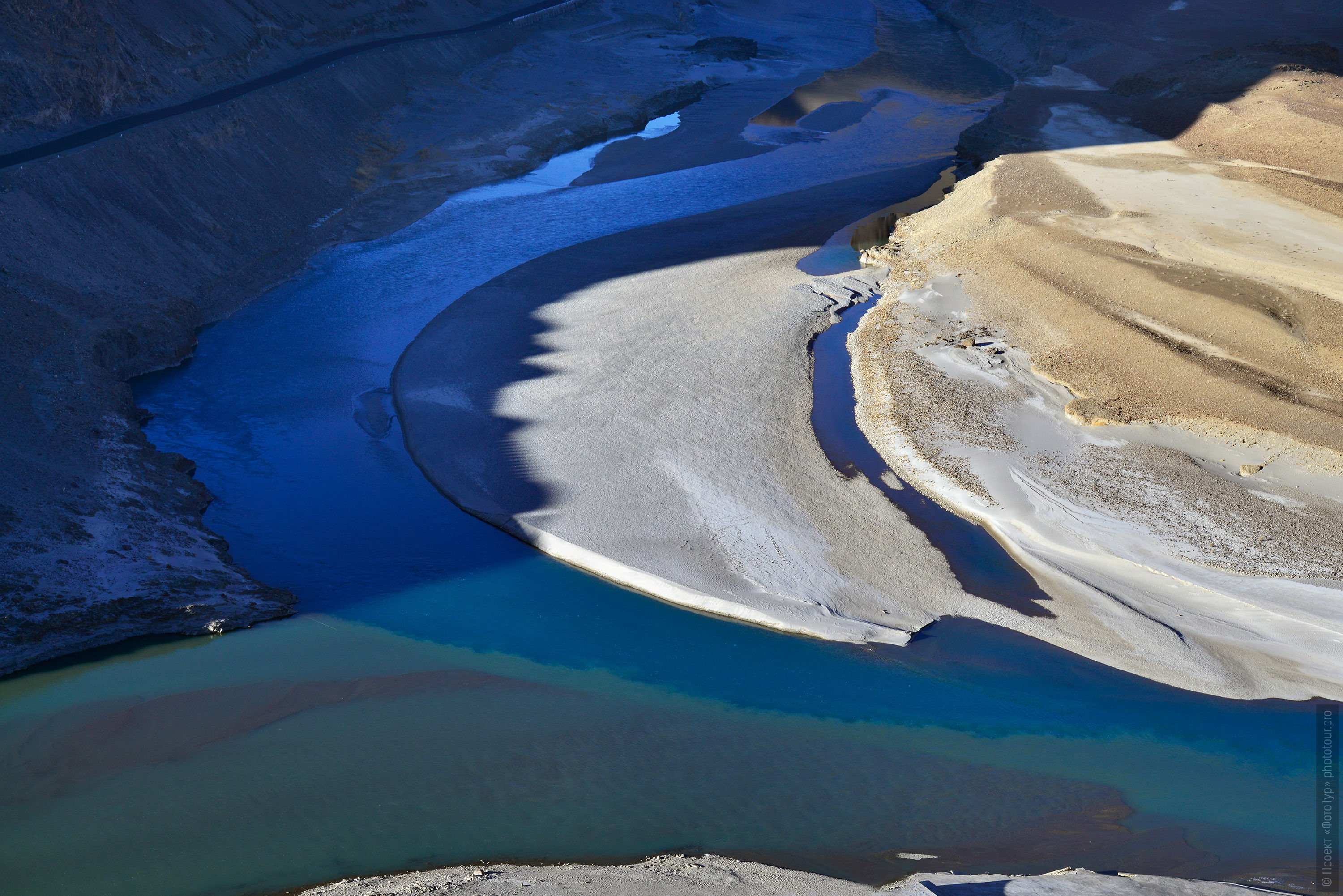 The confluence of the Indus and Zanskar rivers. Photo tour to Tibet for the Winter Mysteries in Ladakh, Stok and Matho monasteries, 01.03. - 03/10/2020