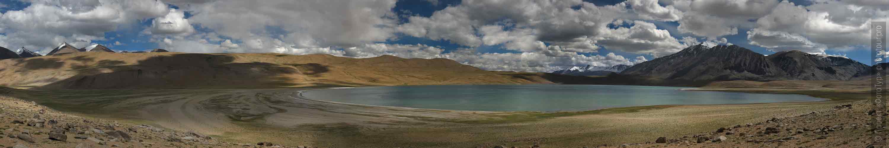 Kagyar Tso Lake. Tour Tibet Lakeside Advertising: Alpine lakes, geyser valley, Lamayuru, Colored Mountains, 01 - 10.09. 2022 year.