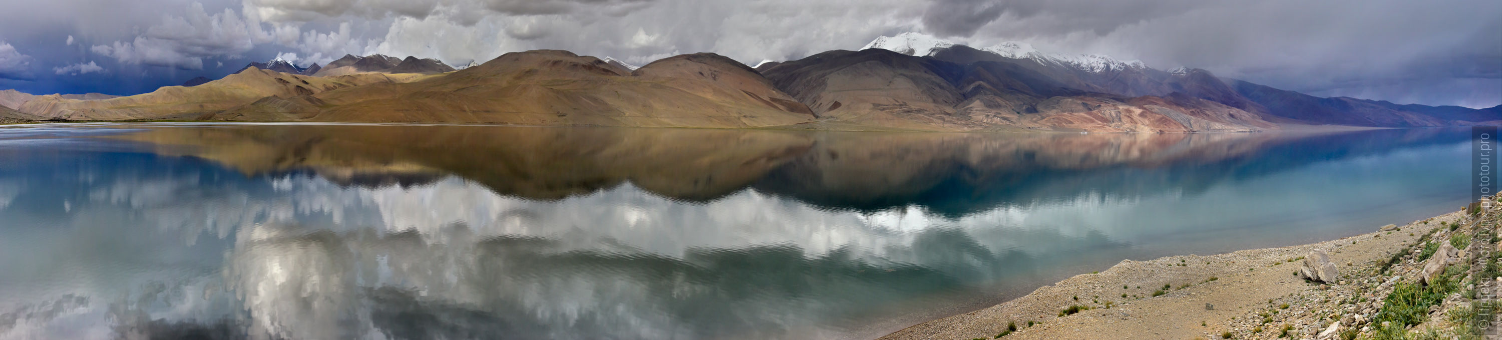 Evening on Lake Tso Moriri. Expedition Tibet Lake-2: Pangong, Tso Moriri, Tso Kar, Tso Startsapak, Leh-Manali highway.