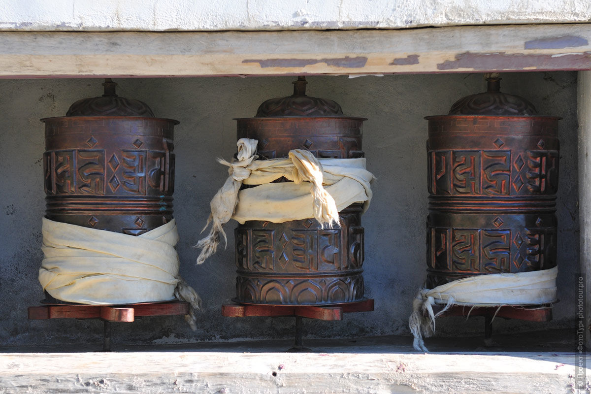 Буддийские молитвенные барабаны в буддийском монастыре Сани Гонпа, Падум, Занскар.