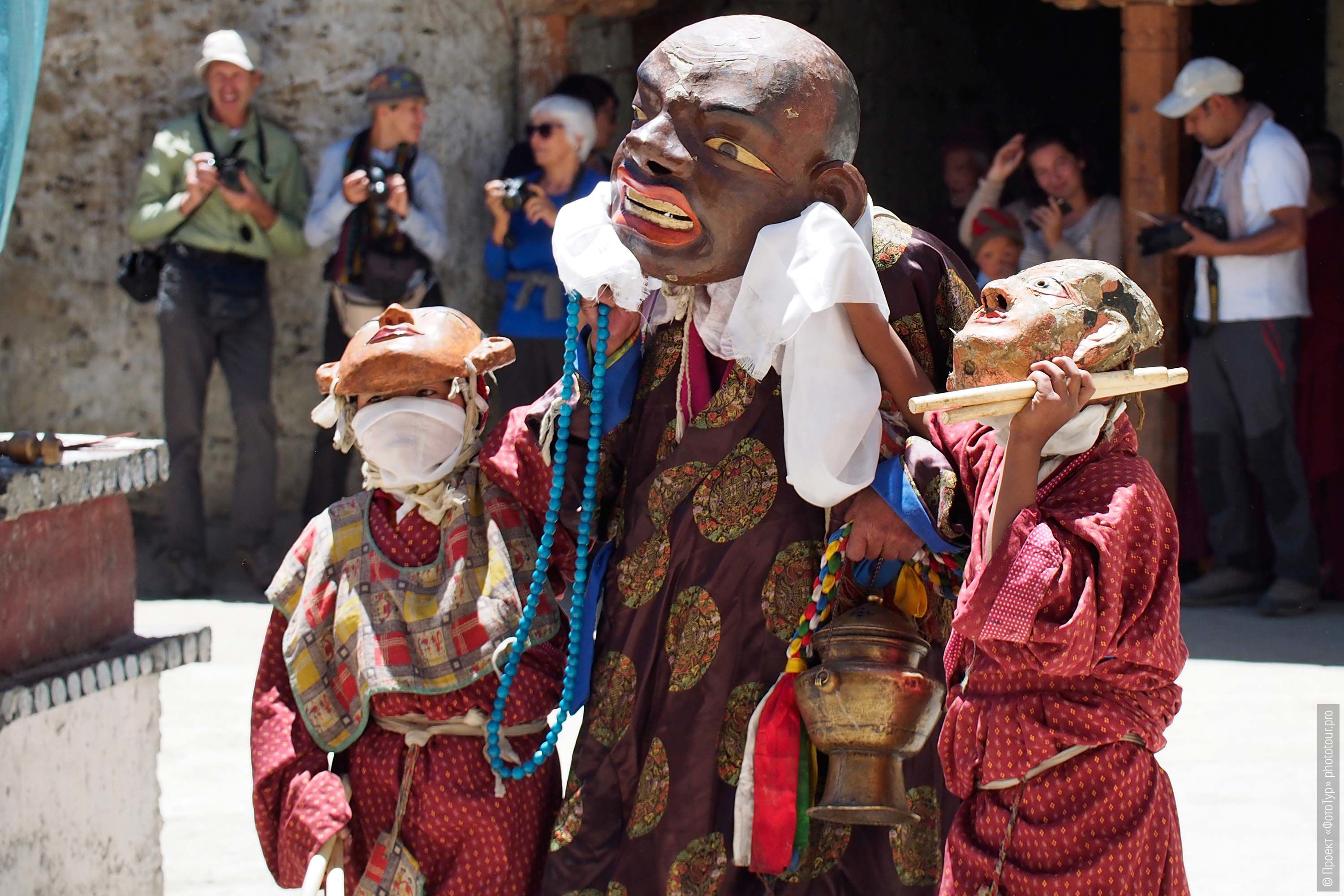 Хашин Хан со своими сыновьями, Танец Цам в Карча Гонпе, Занскар.