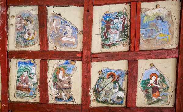 Фрески с изображением жизни Будды Шакьямуни в монастыре Хемис, Ладакх. Тур в Ладакх.