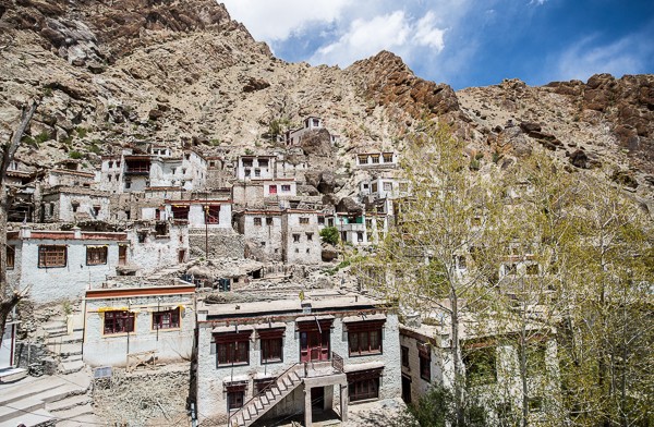Дома буддийских монахов в монастыре Хемис Гомпа, Ладакх. Тур по Тибету.
