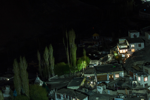 Деревня Ламаюру ночьная фотосъемка. Фототур в Ламаюру с русскими гидами.