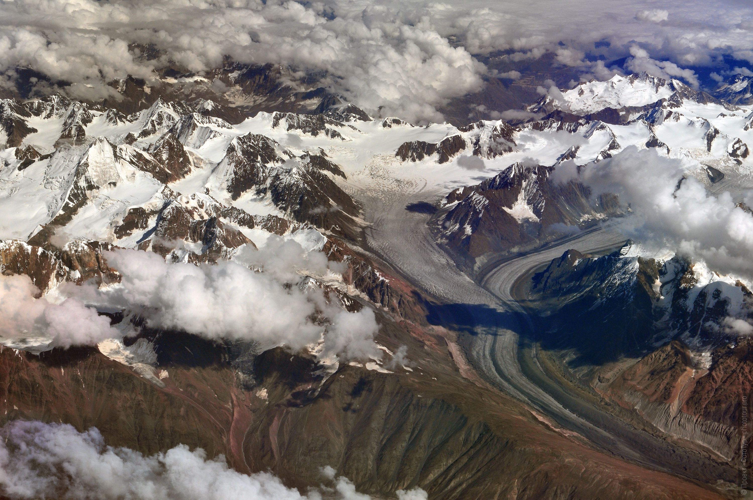 Mountain ranges of Ladakh, Little Tibet, Himalayas, India. Expedition Tibet Lake-2: Pangong, Tso Moriri, Tso Kar, Tso Startsapak, Leh-Manali highway.