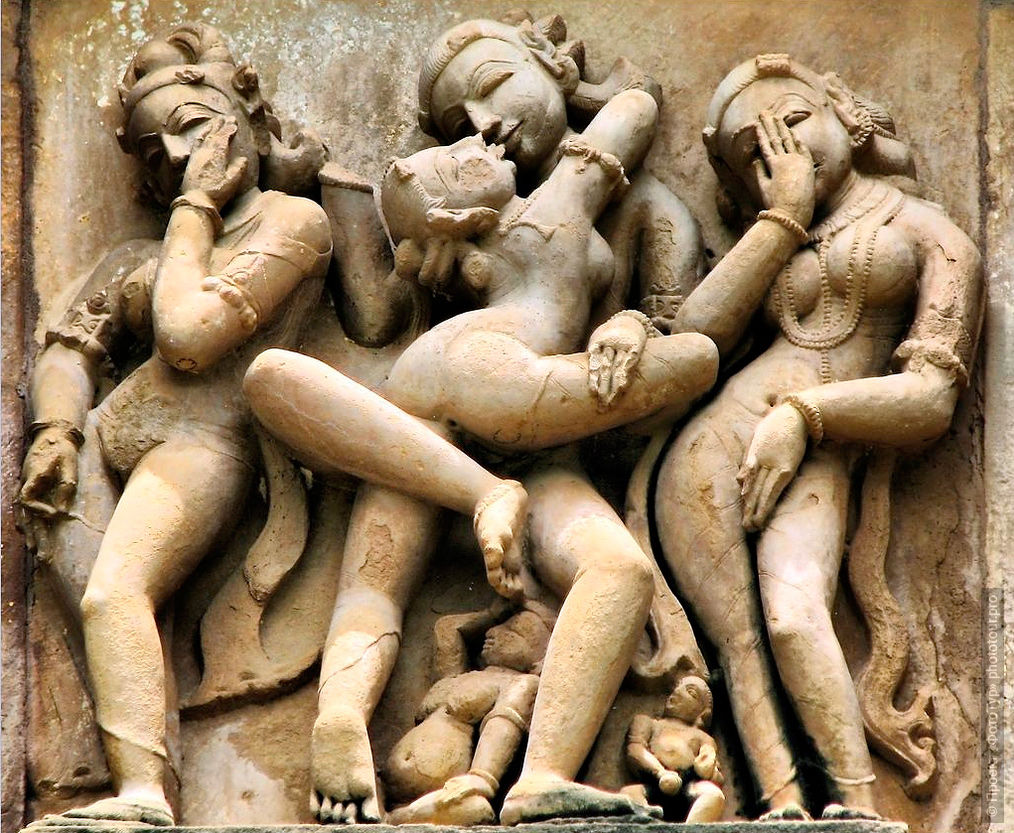 Барельефы храмов Каджурахо, Индия. Тур в Каджурахо.