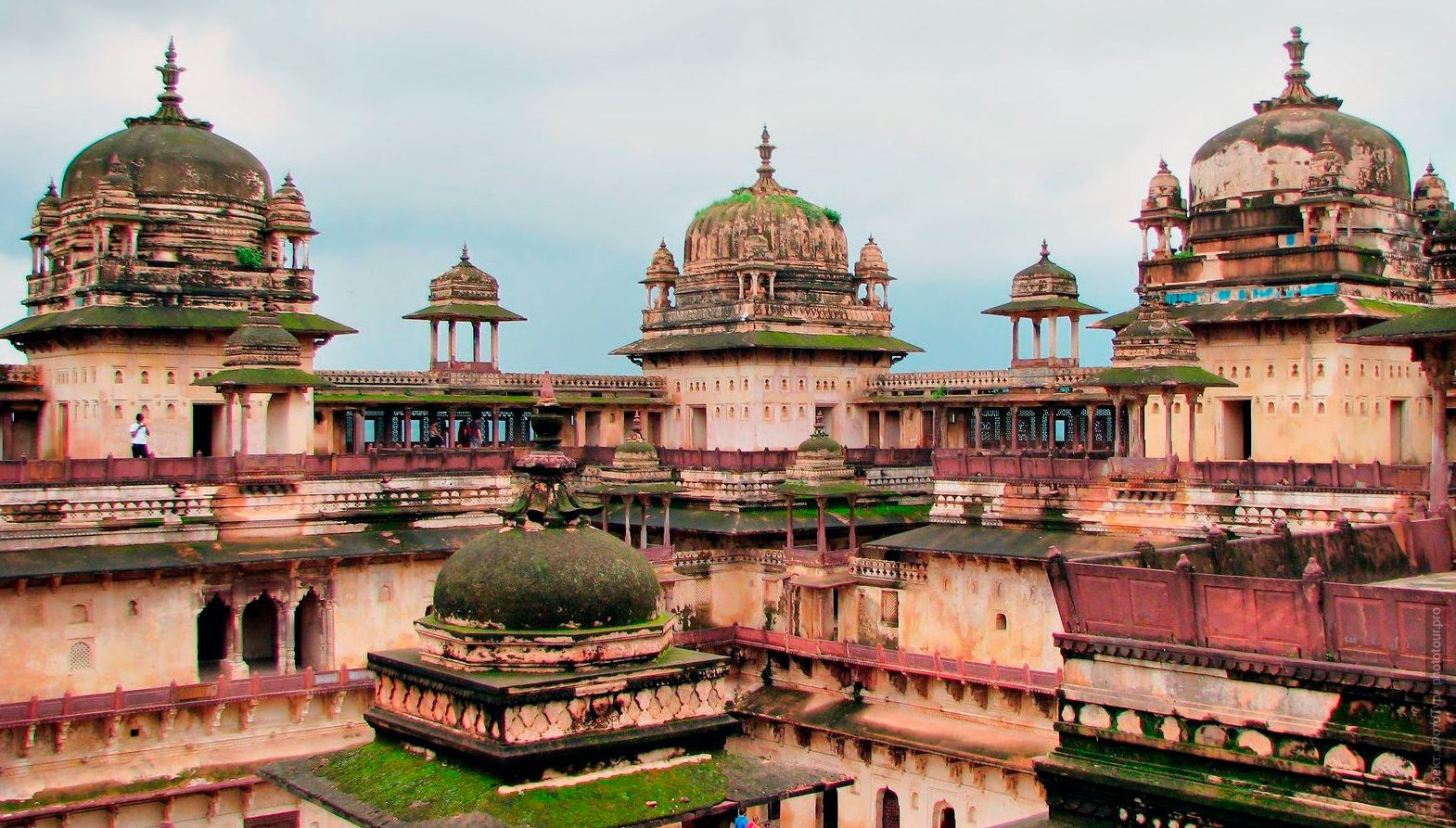 Fort Orchha, Jahangir Mahal, Raj Mahal and the Temple of Ram Raj. Tour to Orchha, India, September 2023.