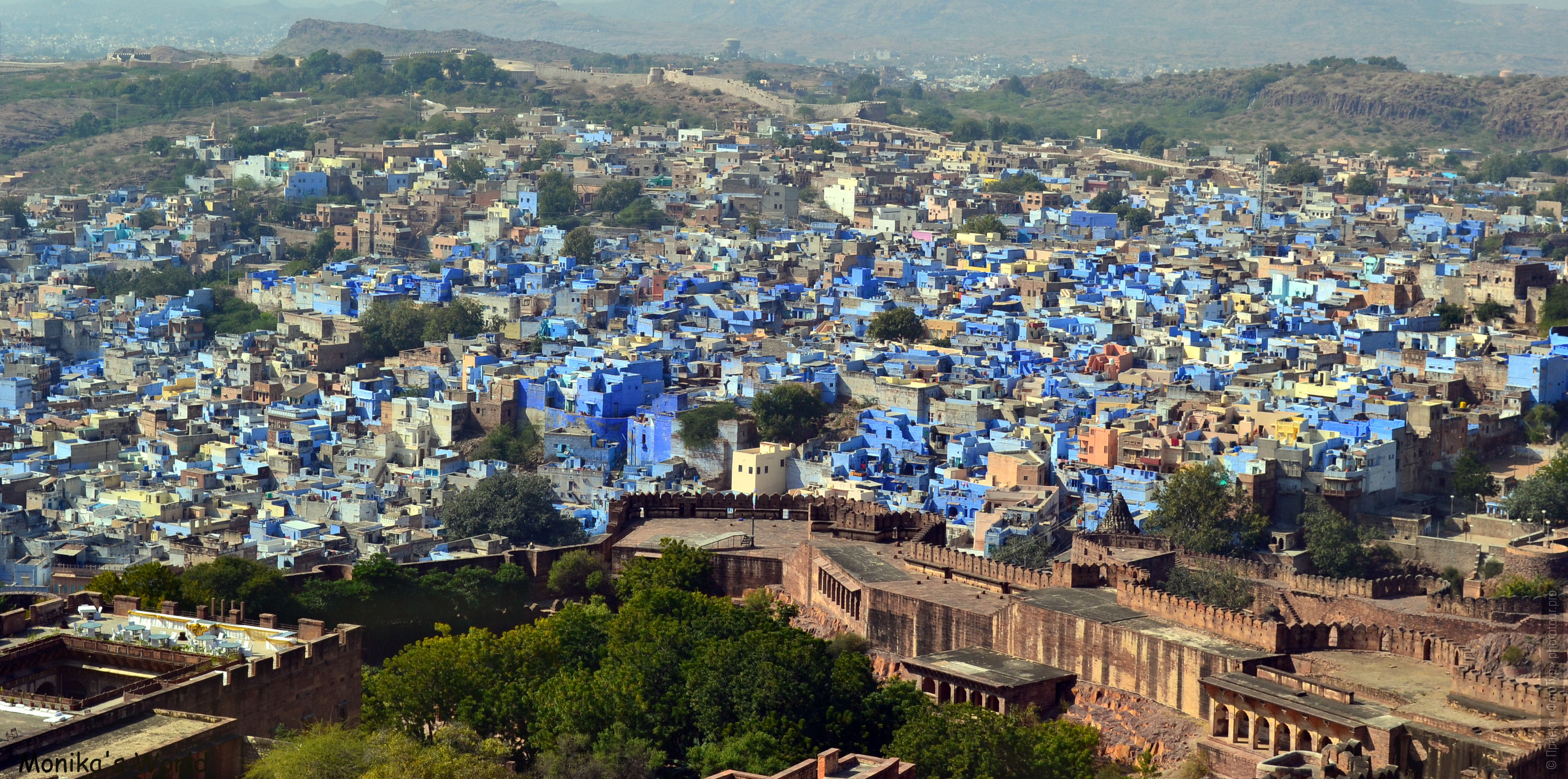 Фотография города-форта Джодхпура, Раджастан, Центральная Индия. Тур по Раджахстану с Проектом ФотоТур.